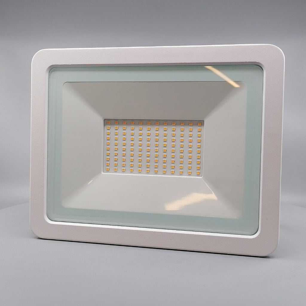 100W LED Projektør 3000K 8100 Lumen