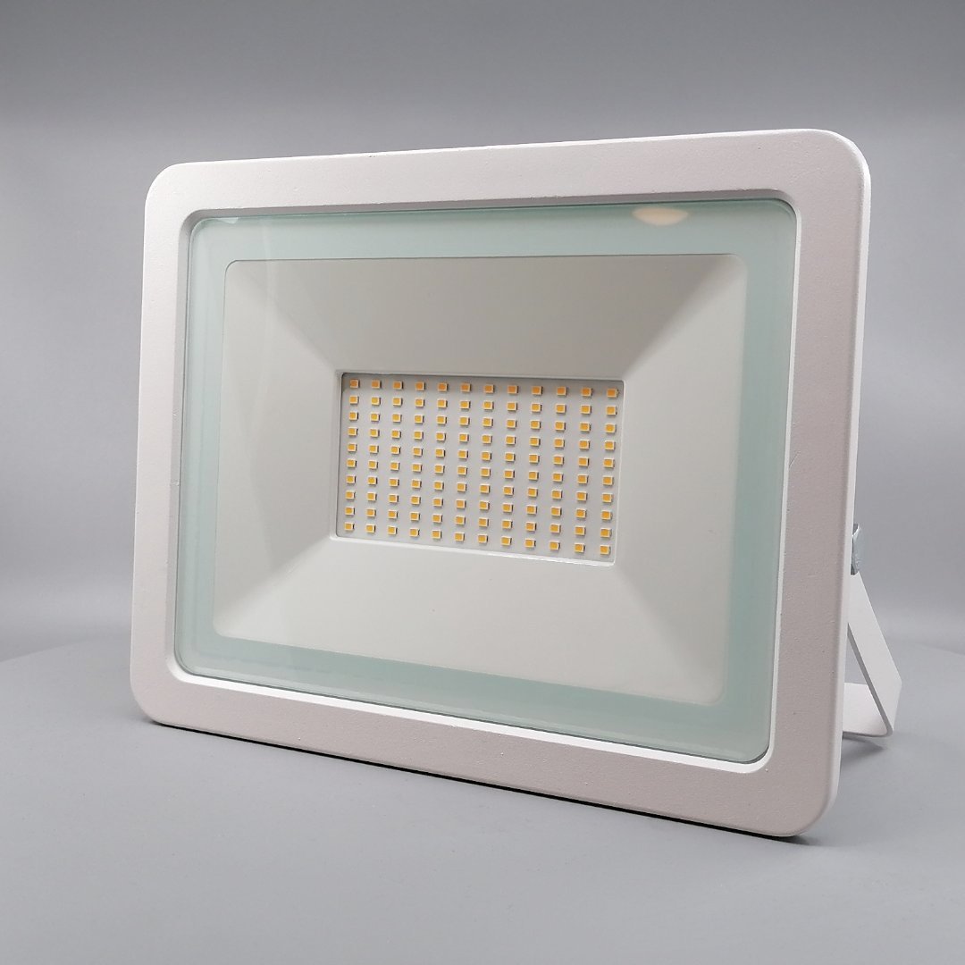 100W LED Projektør 3000K 8100 Lumen