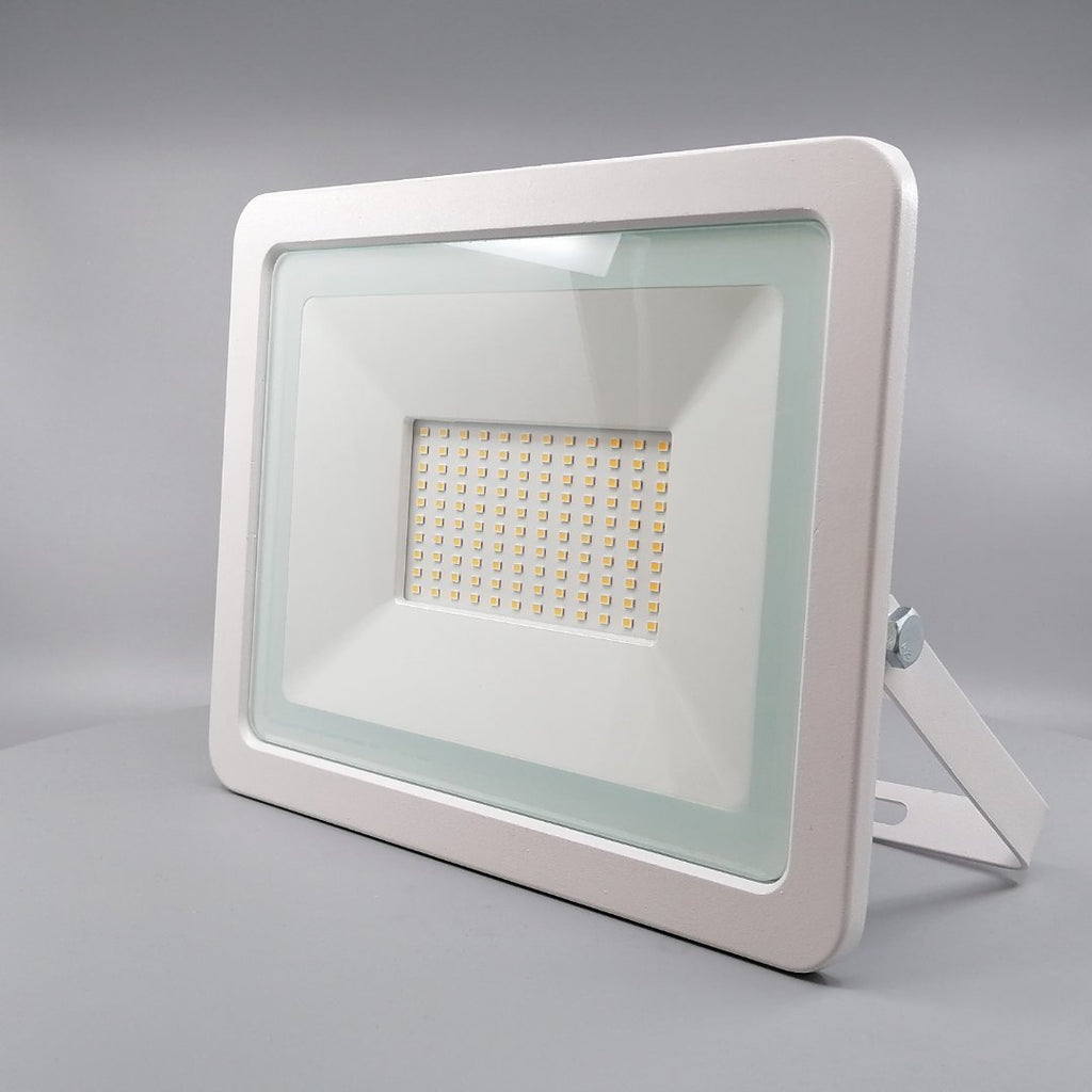 100W LED Projektør 3000K 8100 Lumen