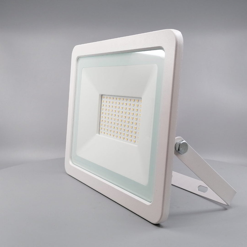 100W LED Projektør 3000K 8100 Lumen