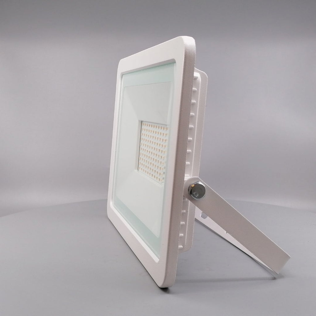 100W LED Projektør 3000K 8100 Lumen