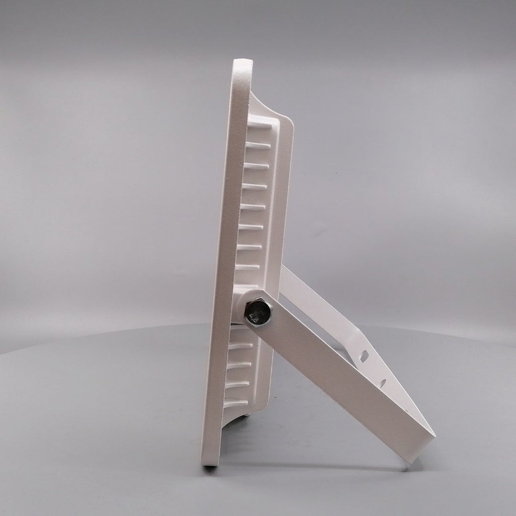 100W LED Projektør 3000K 8100 Lumen