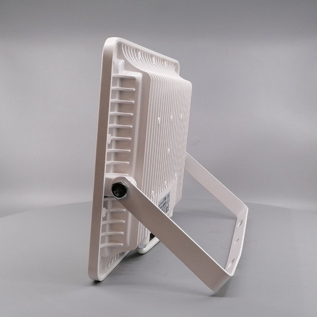 100W LED Projektør 3000K 8100 Lumen