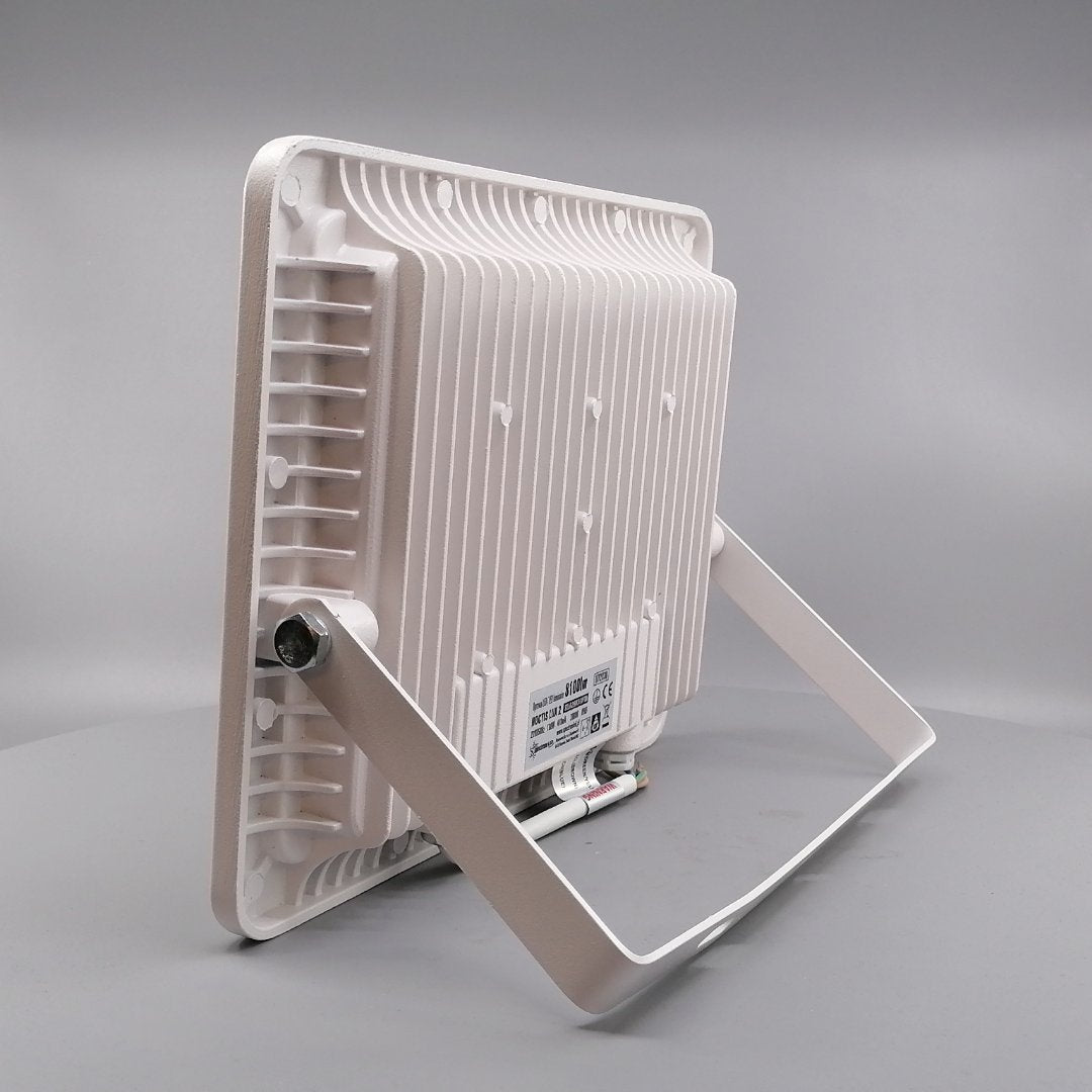 100W LED Projektør 3000K 8100 Lumen