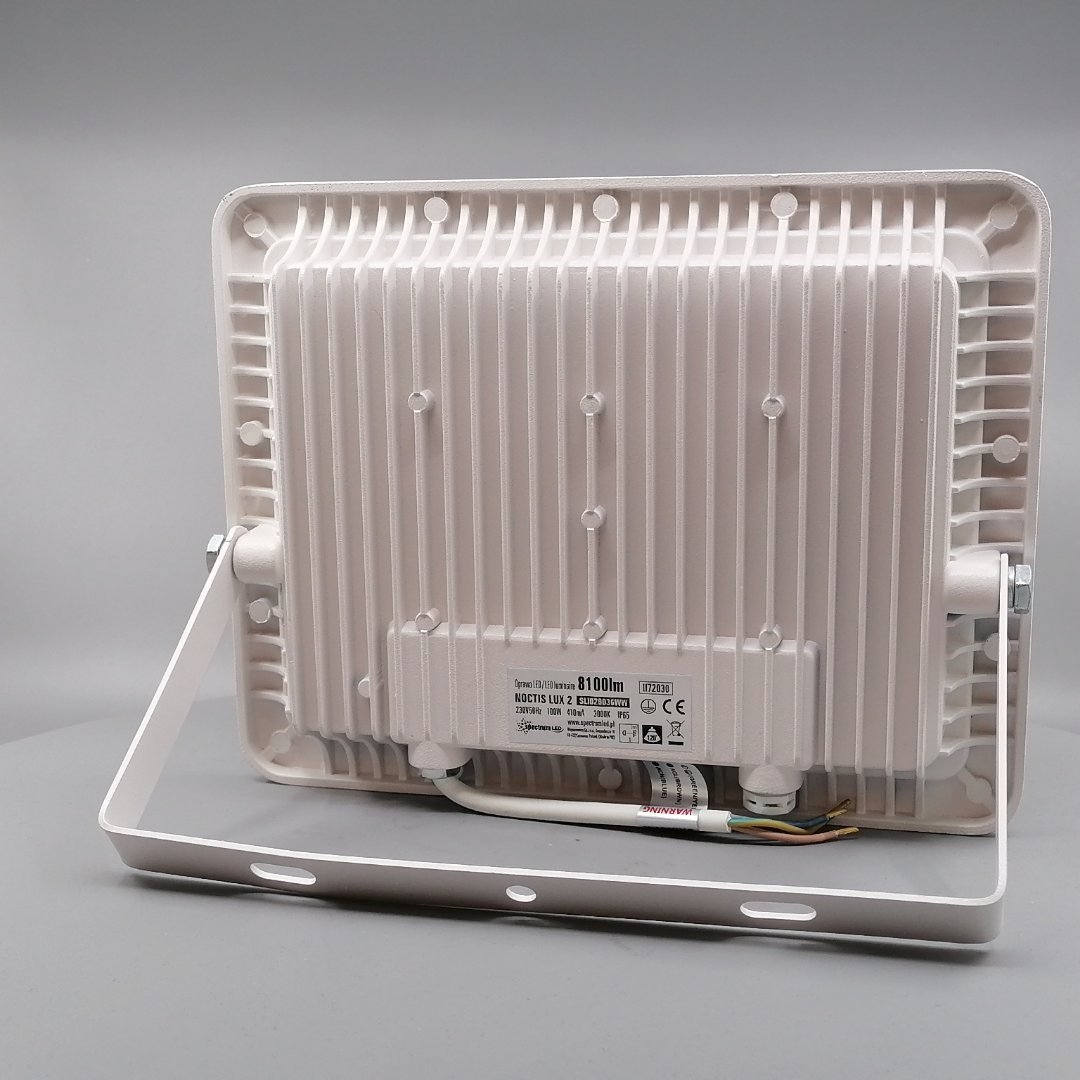 100W LED Projektør 3000K 8100 Lumen