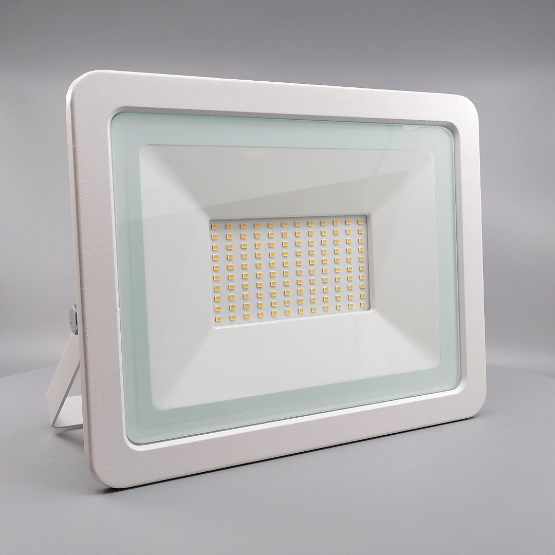 100W LED Projektør 3000K 8100 Lumen