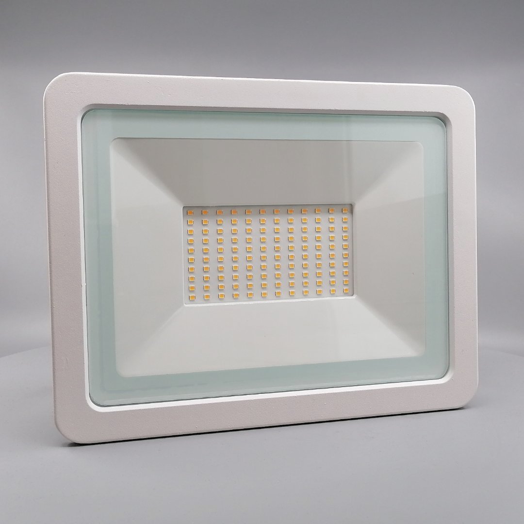 100W LED Projektør 3000K 8100 Lumen