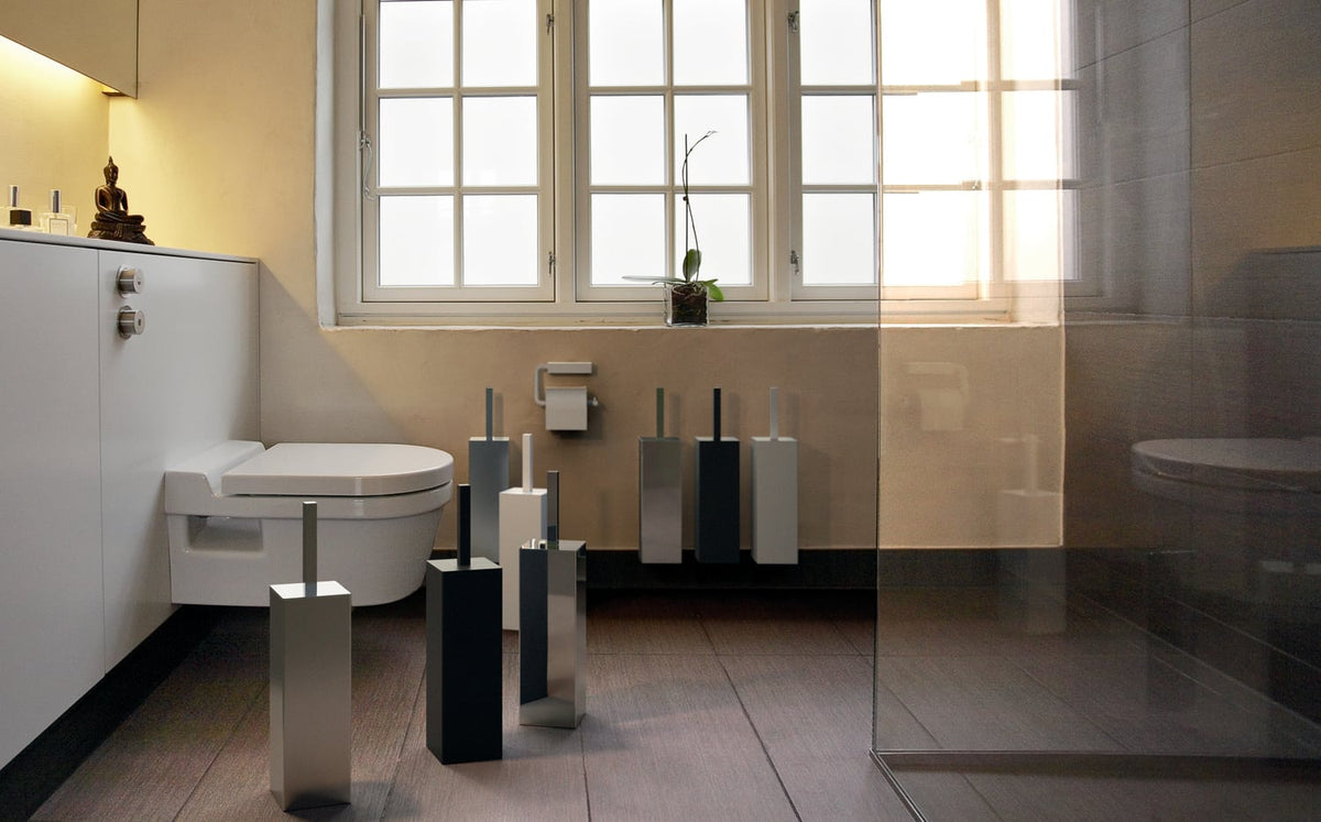 Frost Quadra toiletbørste 7, sort