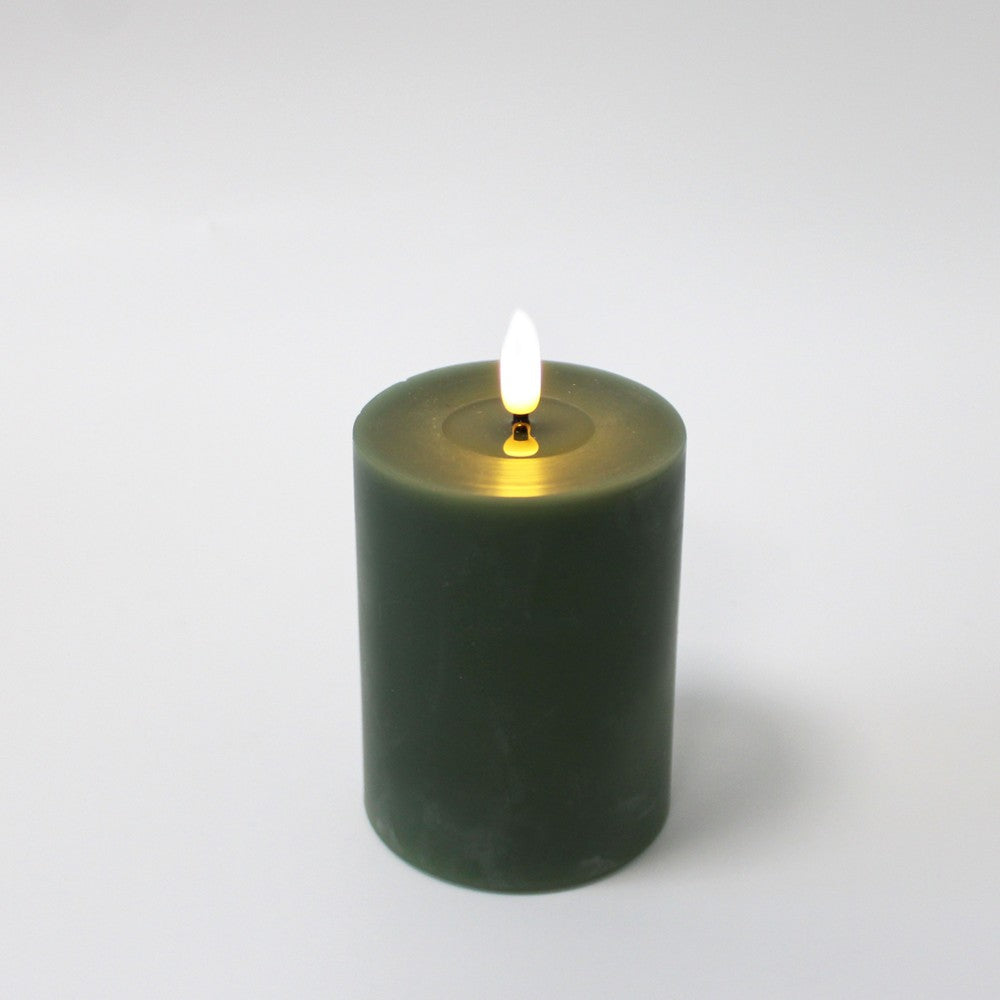 LED Bloklys med smelte-look og flammeeffekt, 10cm høj, fjernbetjening, ægte stearin, dyb grøn