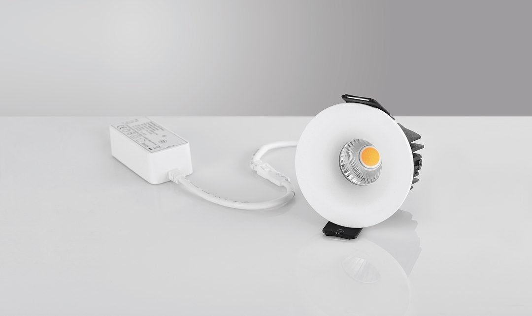 BE-3051 230V 5W 3000K FAST