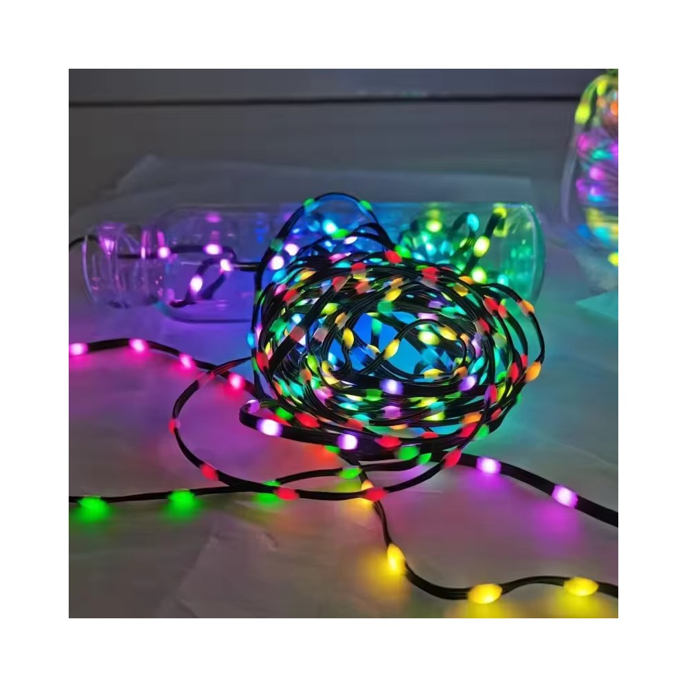 10 meter RGBIC LED lyskæde med 100 LED, grøn ledning, fjernbetjening og bluetooth - USB-opladning