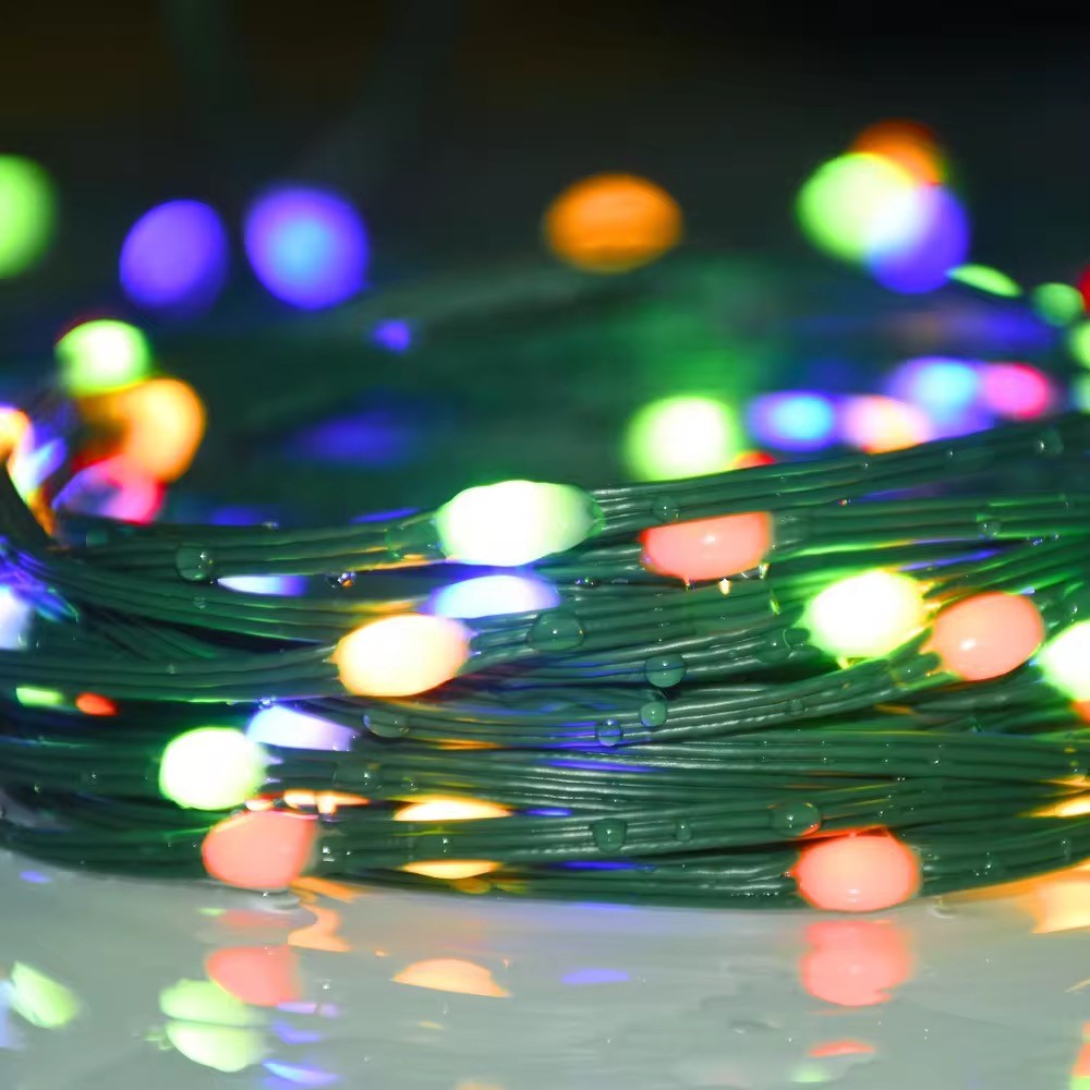 10 meter RGBIC LED lyskæde med 100 LED, grøn ledning, fjernbetjening og bluetooth - USB-opladning