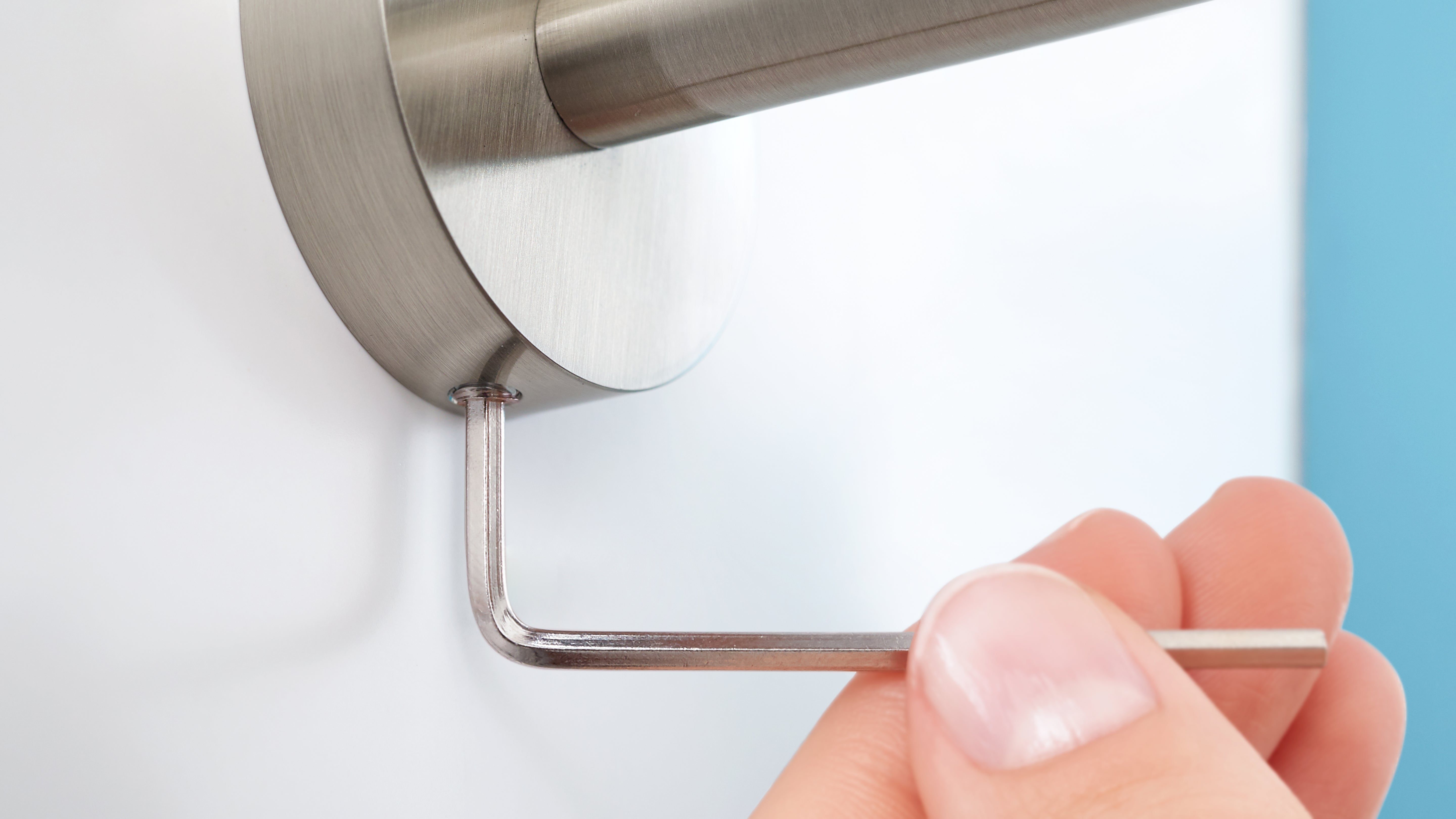 tesa® Moon toiletpapirholder uden låg rustfrit stål-look