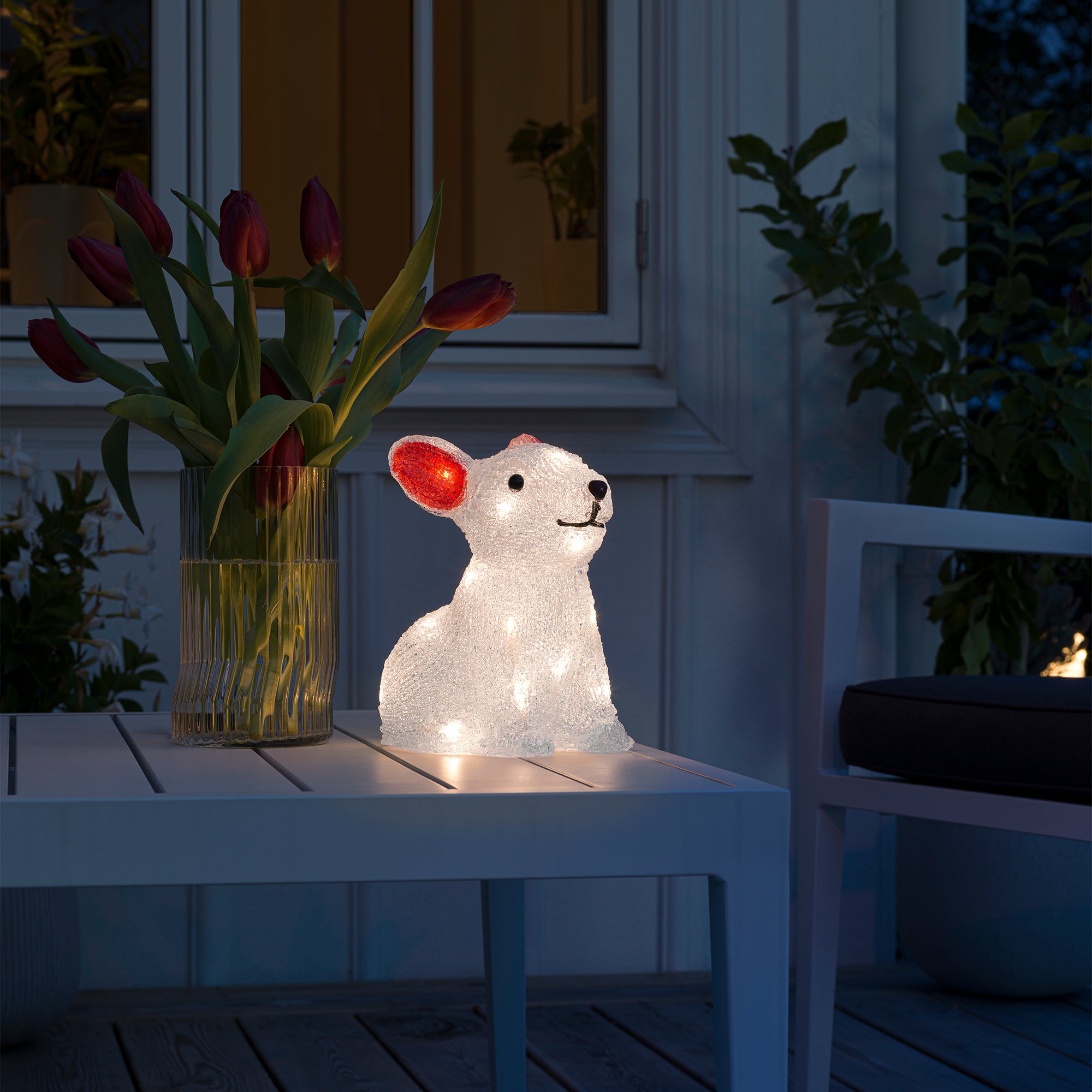 Konstsmide Kanin i akryl 22 cm, 24 varmhvide LED.