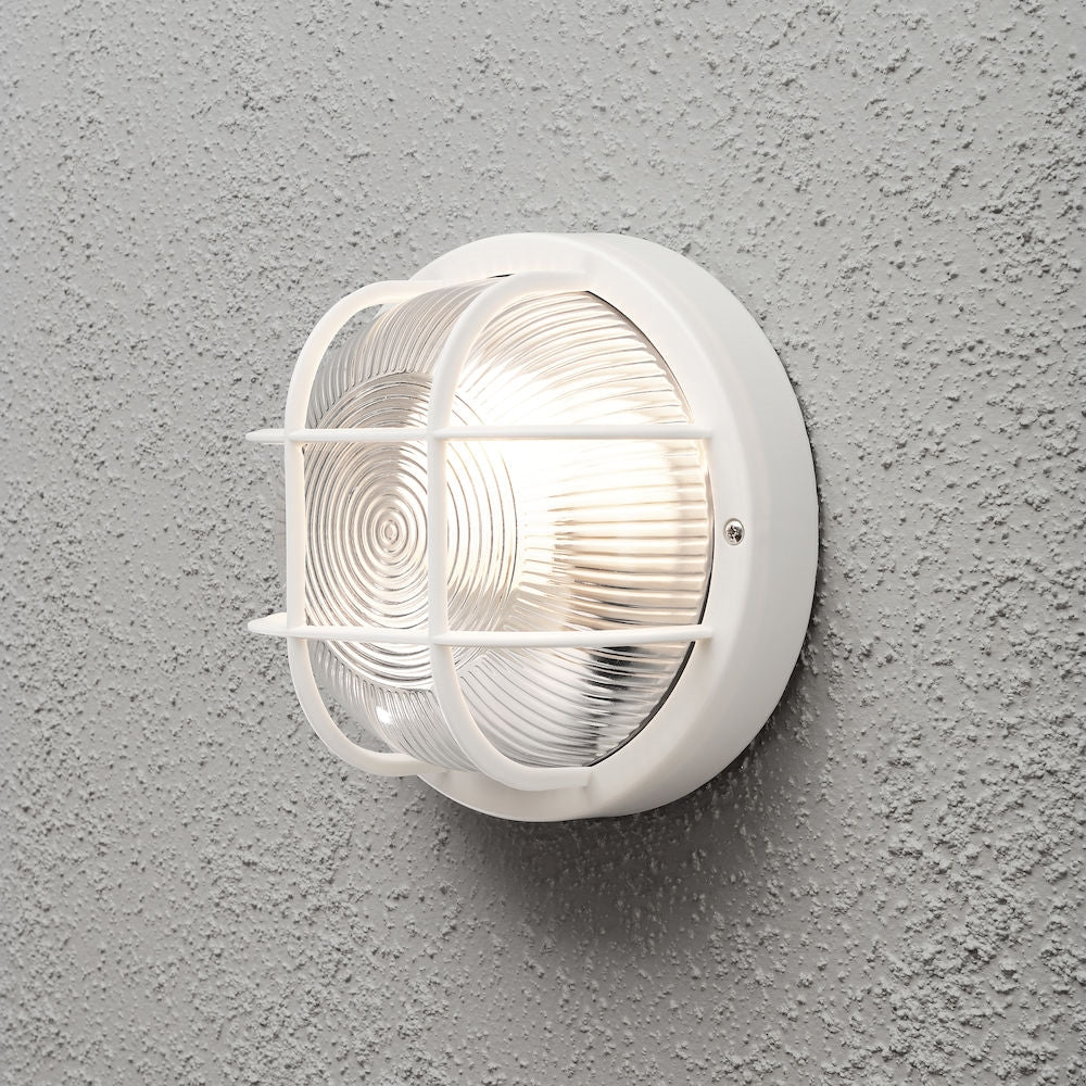 Konstsmide Mantova væglampe E27, hvid plast. bredde 18,5 cm