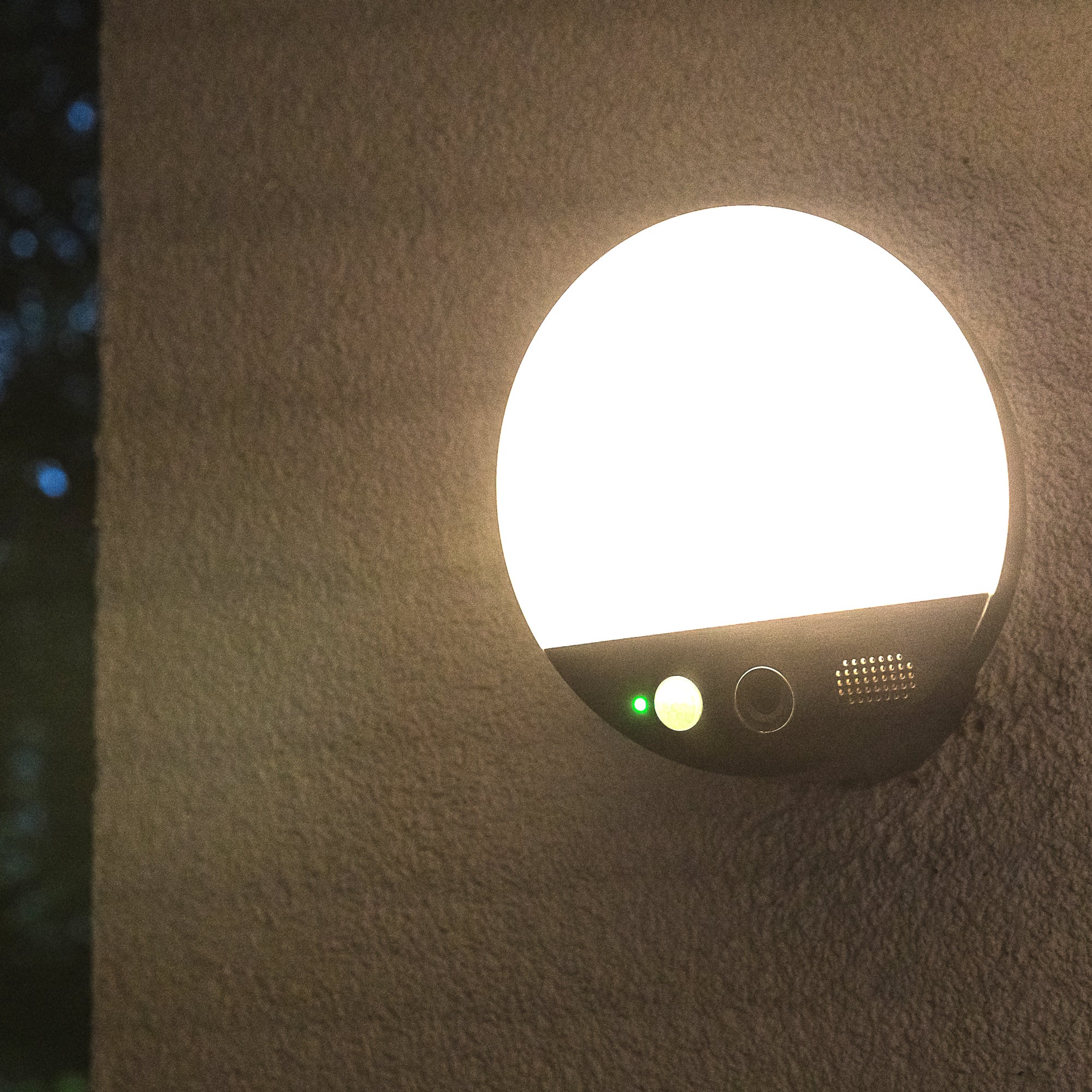 LEDVANCE SMART+ vægarmatur med kamera 950lm 15W 3000K IP44 WiFi