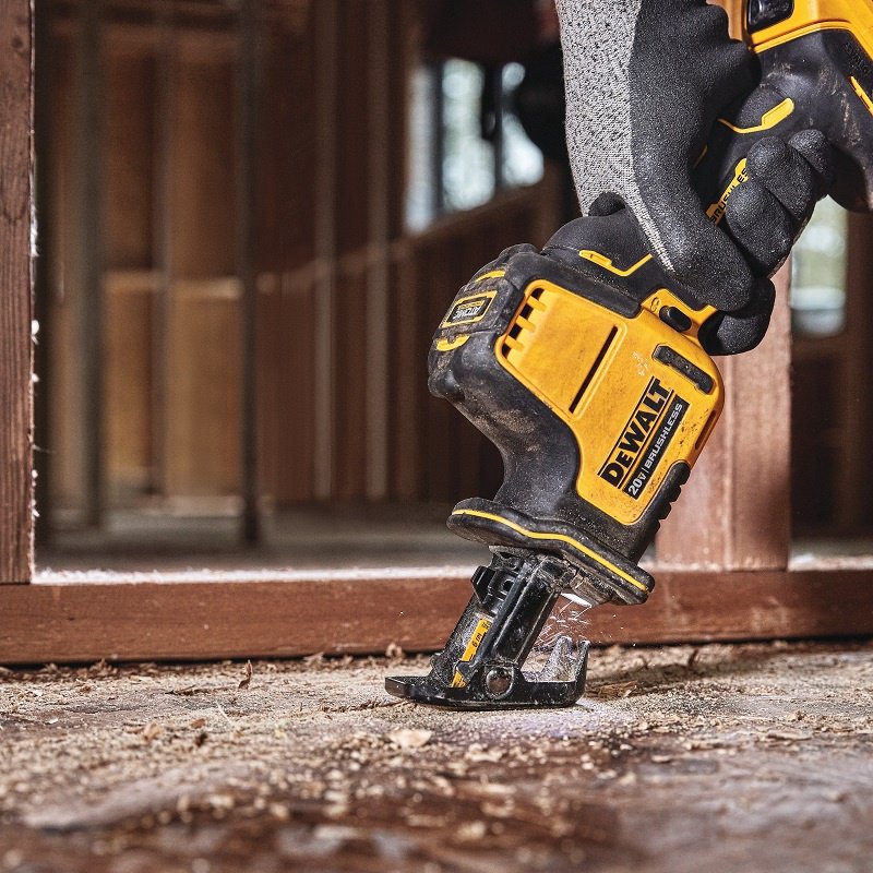 DEWALT 18V XR bajonetsav DCS369N-XJ
