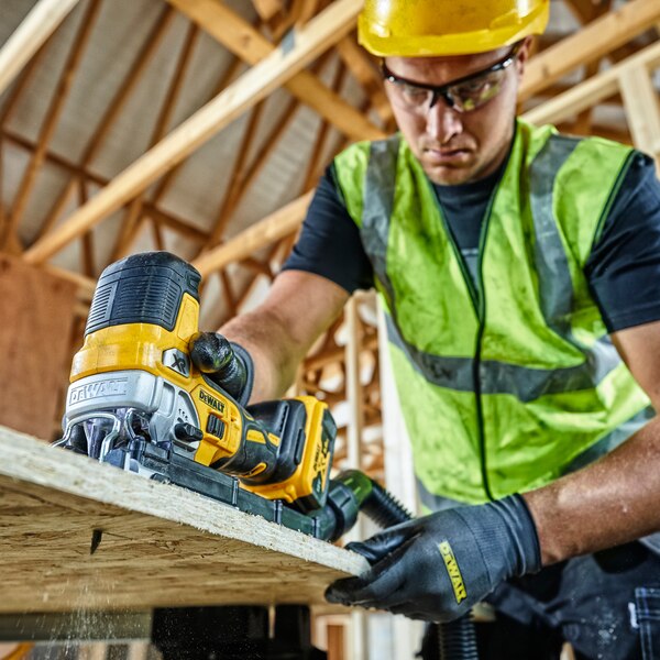 DEWALT 18V XR stiksav DCS335N, stavhåndtag