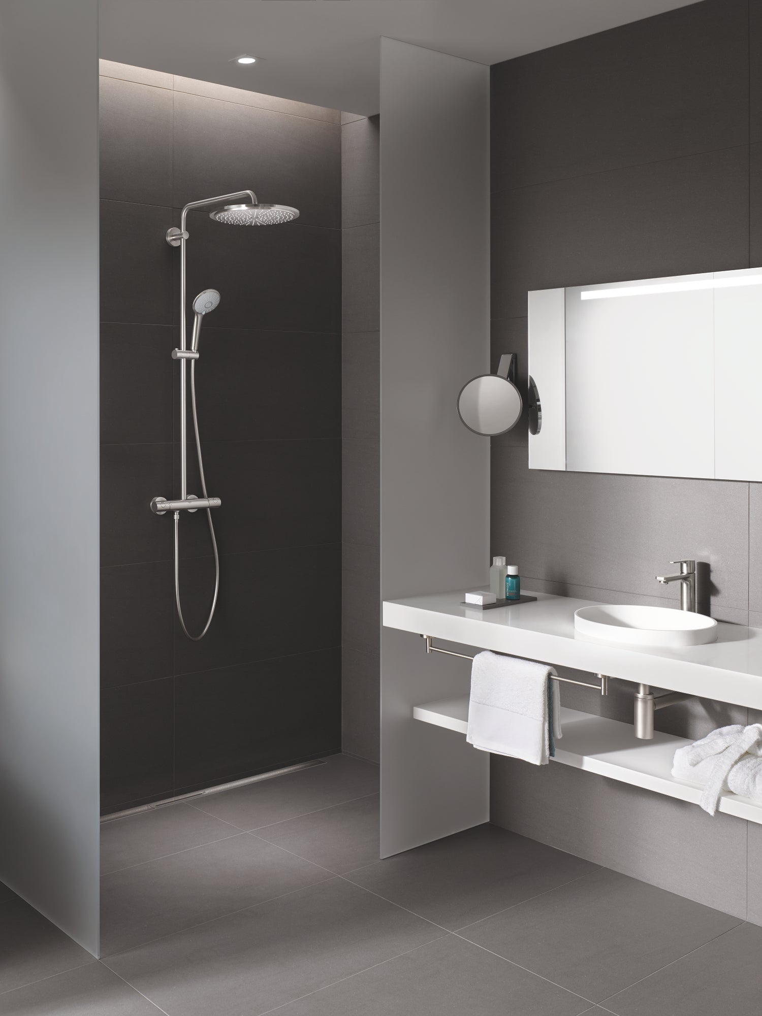 Euphoria 310 vægmonteret brusesystem, supersteel