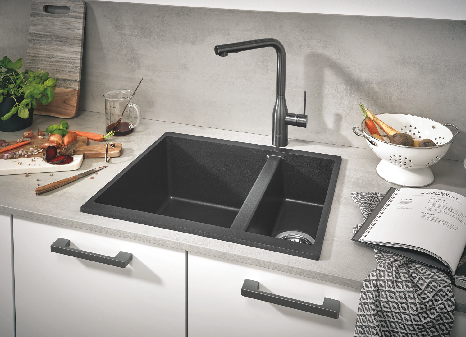 Grohe K500Kompositvaskmontering: nedfældning og underlimet