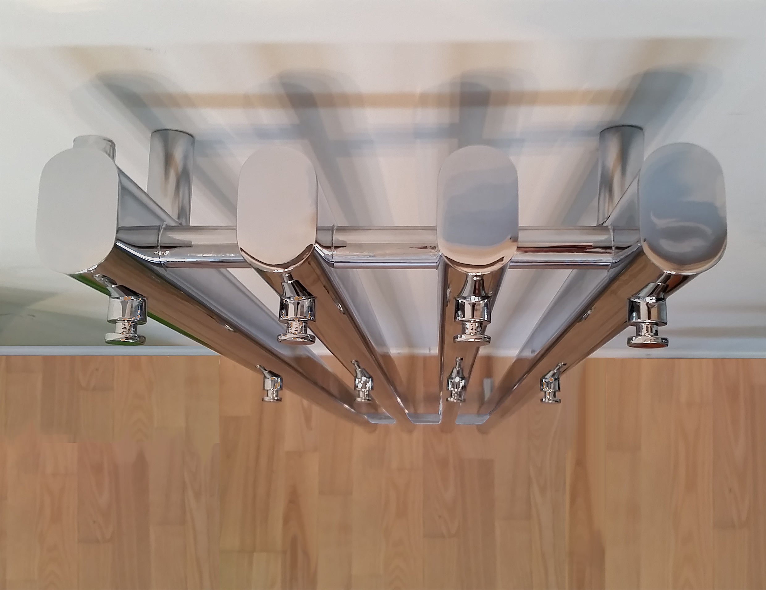 Kriss Vega håndklædetørrer 1420x257mm krom.