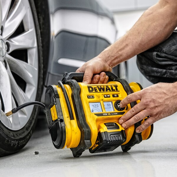 DEWALT 18V XR pumpe DCC018N