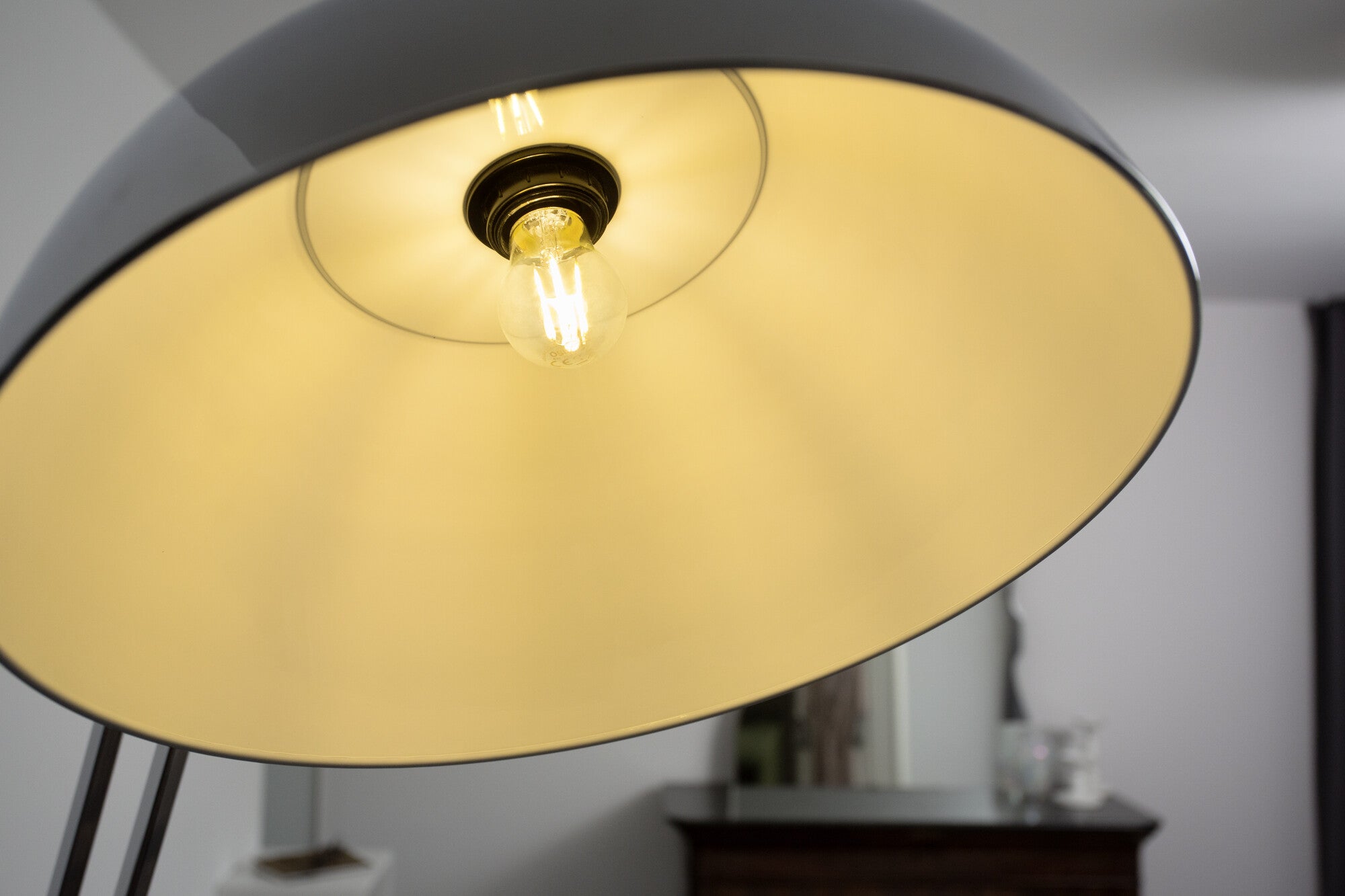 1906 STD 4,8W/822 (35W) GULD E27 DÆMPBAR