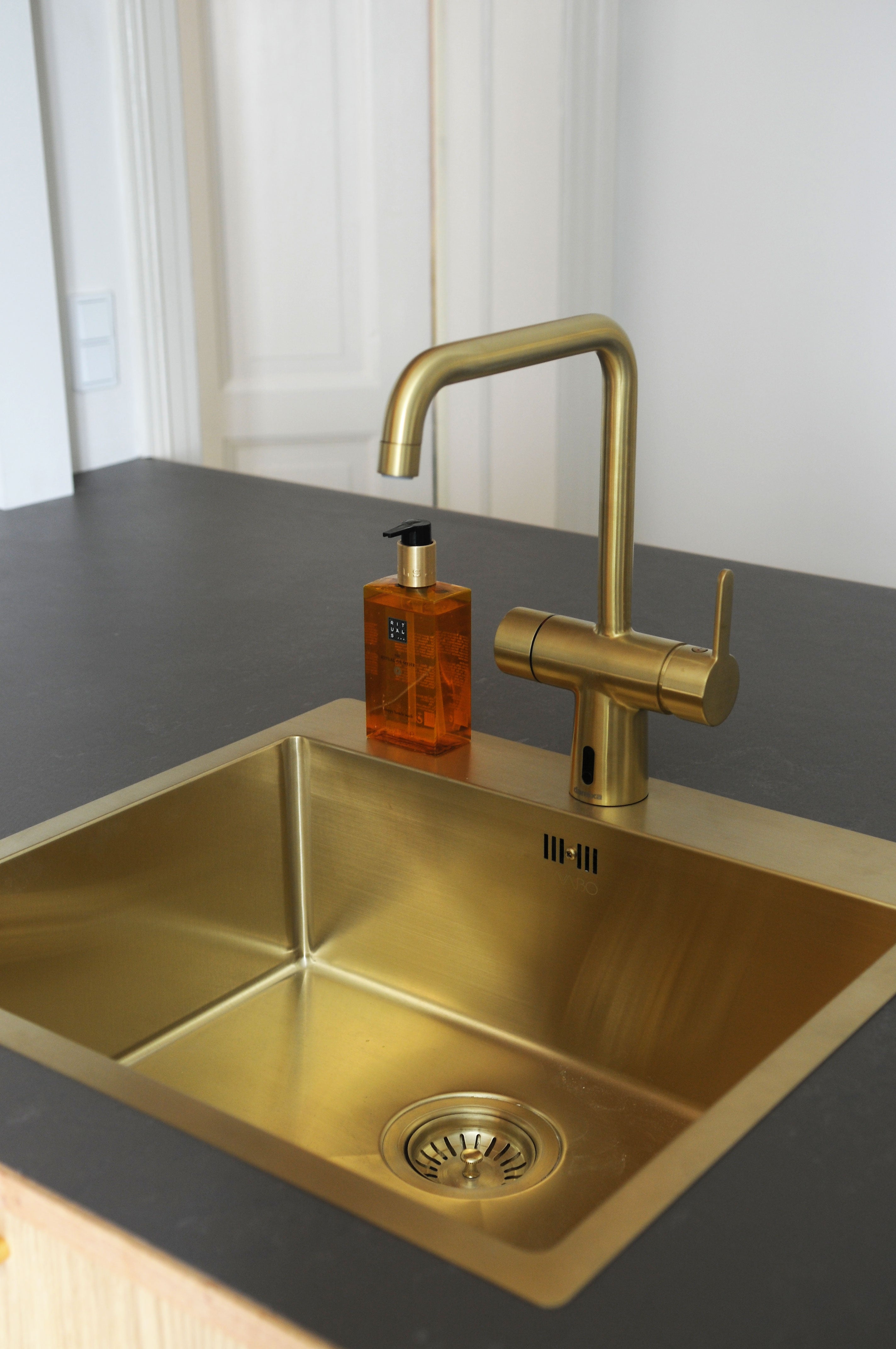 Lavabo Kubus 540 soft køkkenvask, 54x50 cm, guld