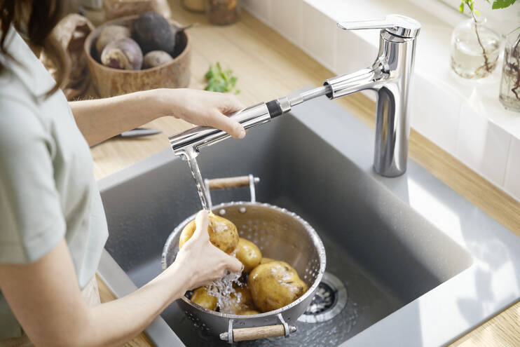 Hansgrohe Zesis M33 køkkenarmatur 160 med udtræksbruser 2jet, krom