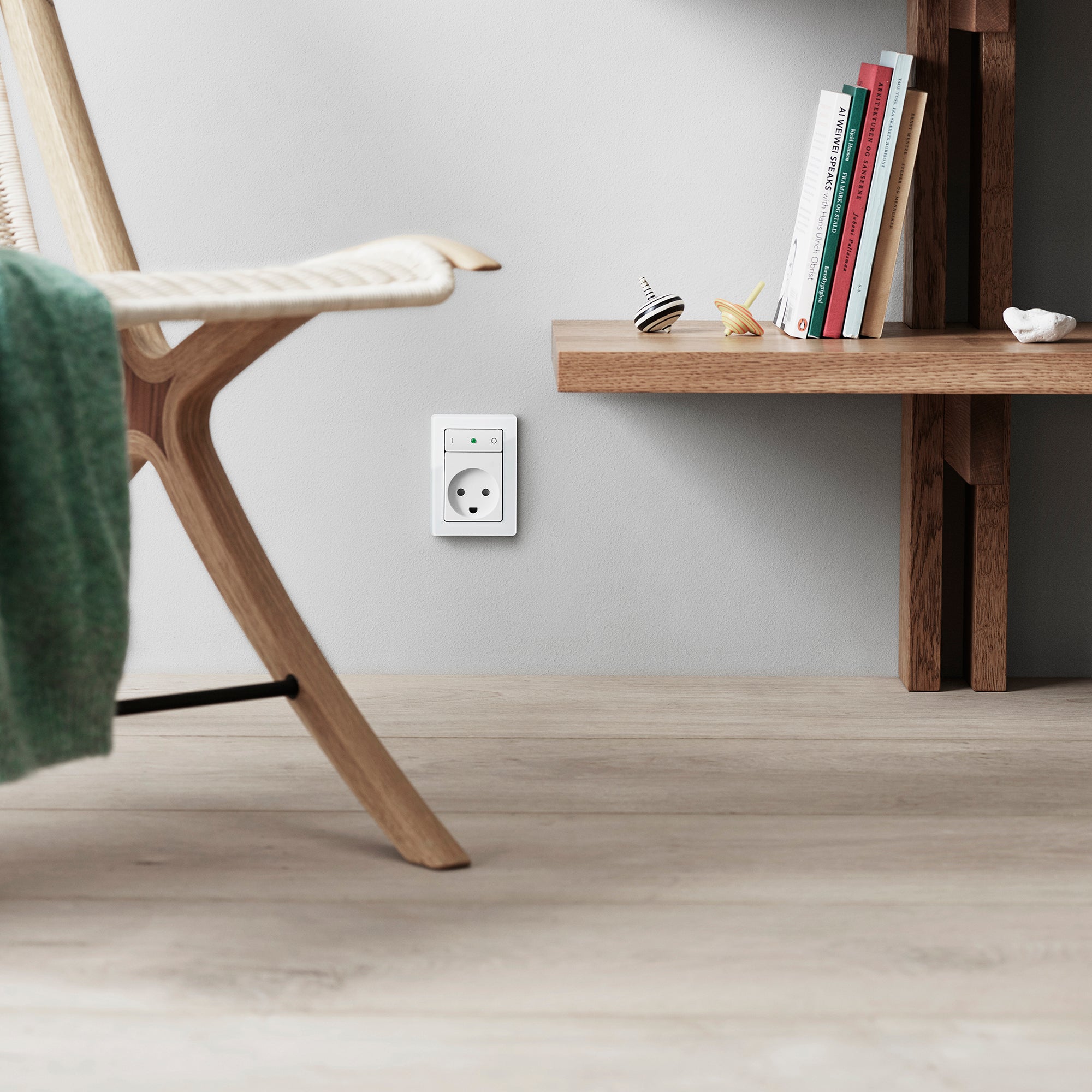 IHC Wireless FUGA Stikkontakt 1½ modul hvid
