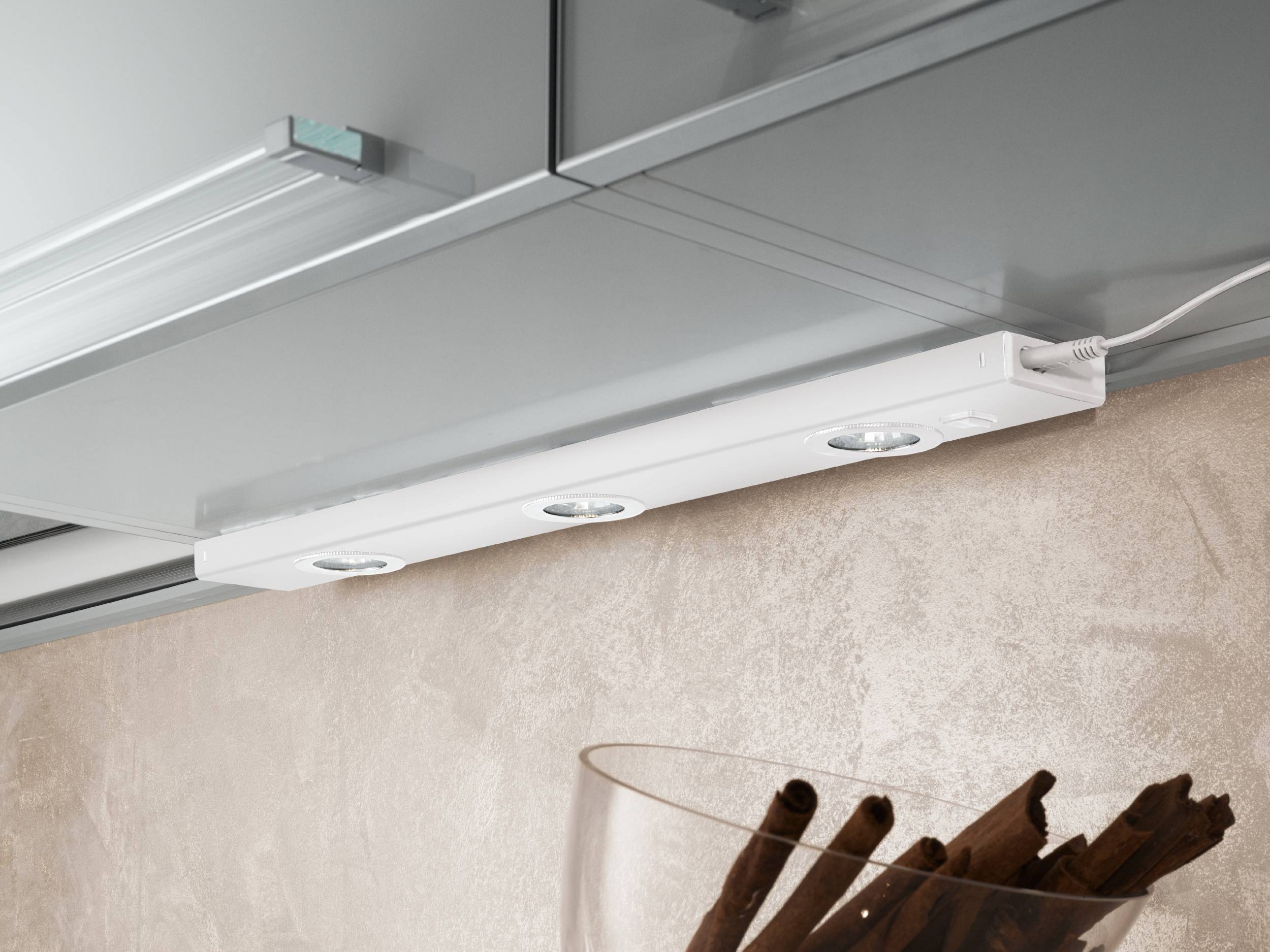Kob  Kabinet 3x2,3W 3000K Hvid