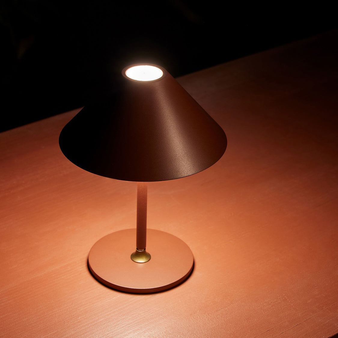 "HYGGE" Batteri bordlampe - Bordeaux