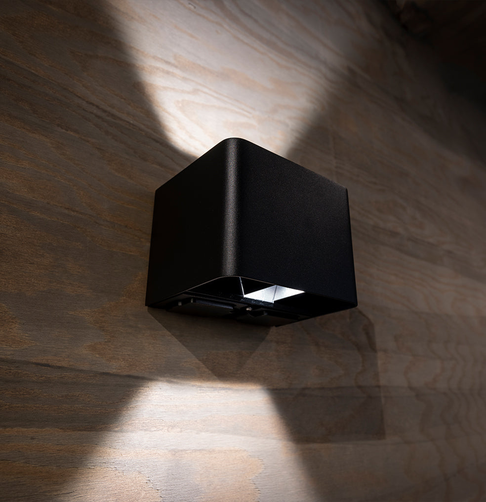 SLC Shadow 2xSchuko 2x5W 3CCT TED IP54