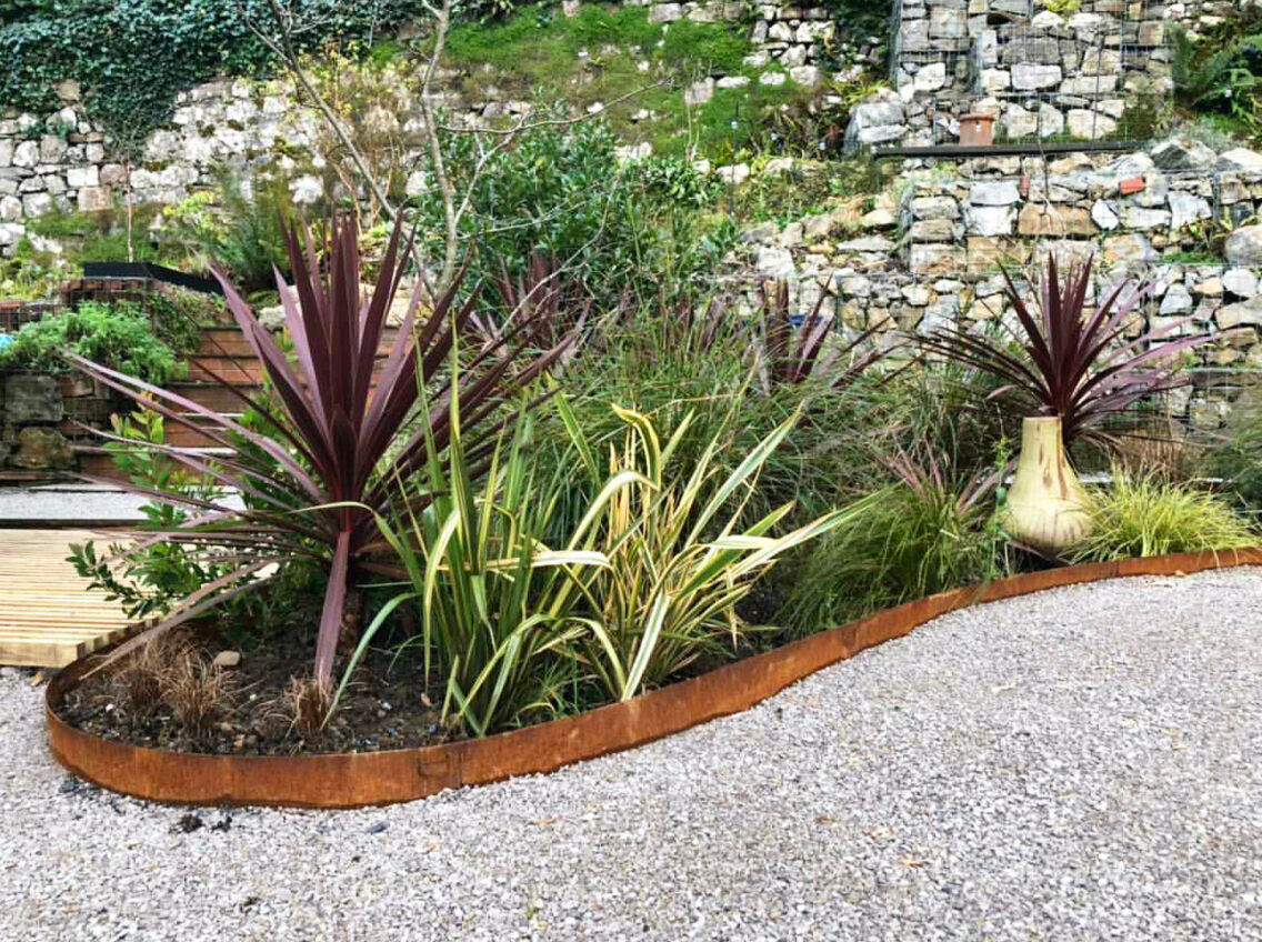 Core Edge 100/95 x 1000 x 1,6 mm kantskinne med spyd, corten