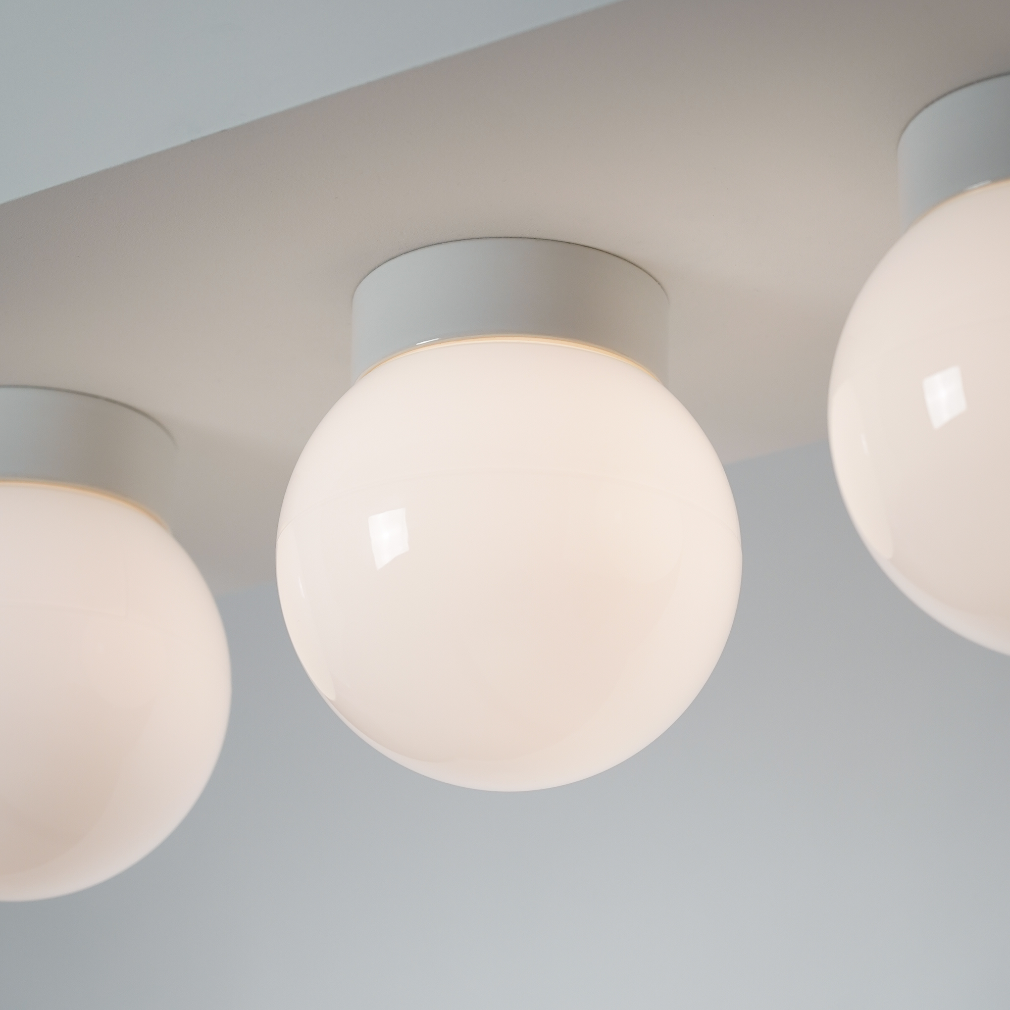 Loft- og væglampe Glob 150 lige, E27, hvid/opal, IP20