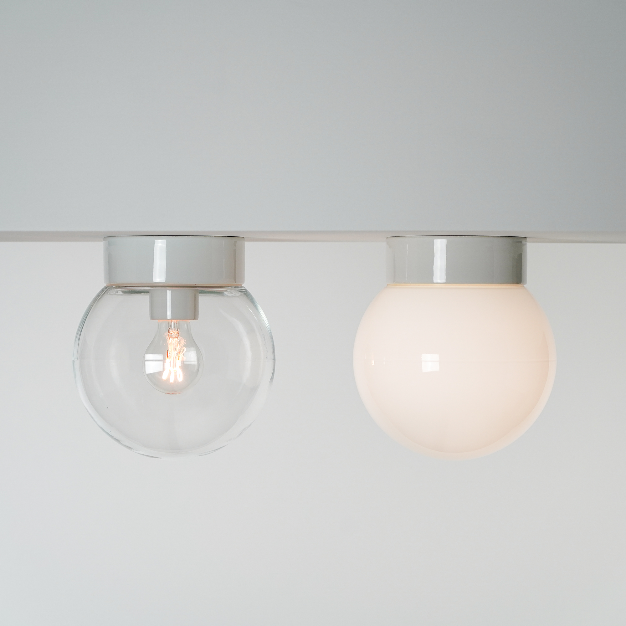 Loft- og væglampe Glob 150 lige, E27, hvid/opal, IP54