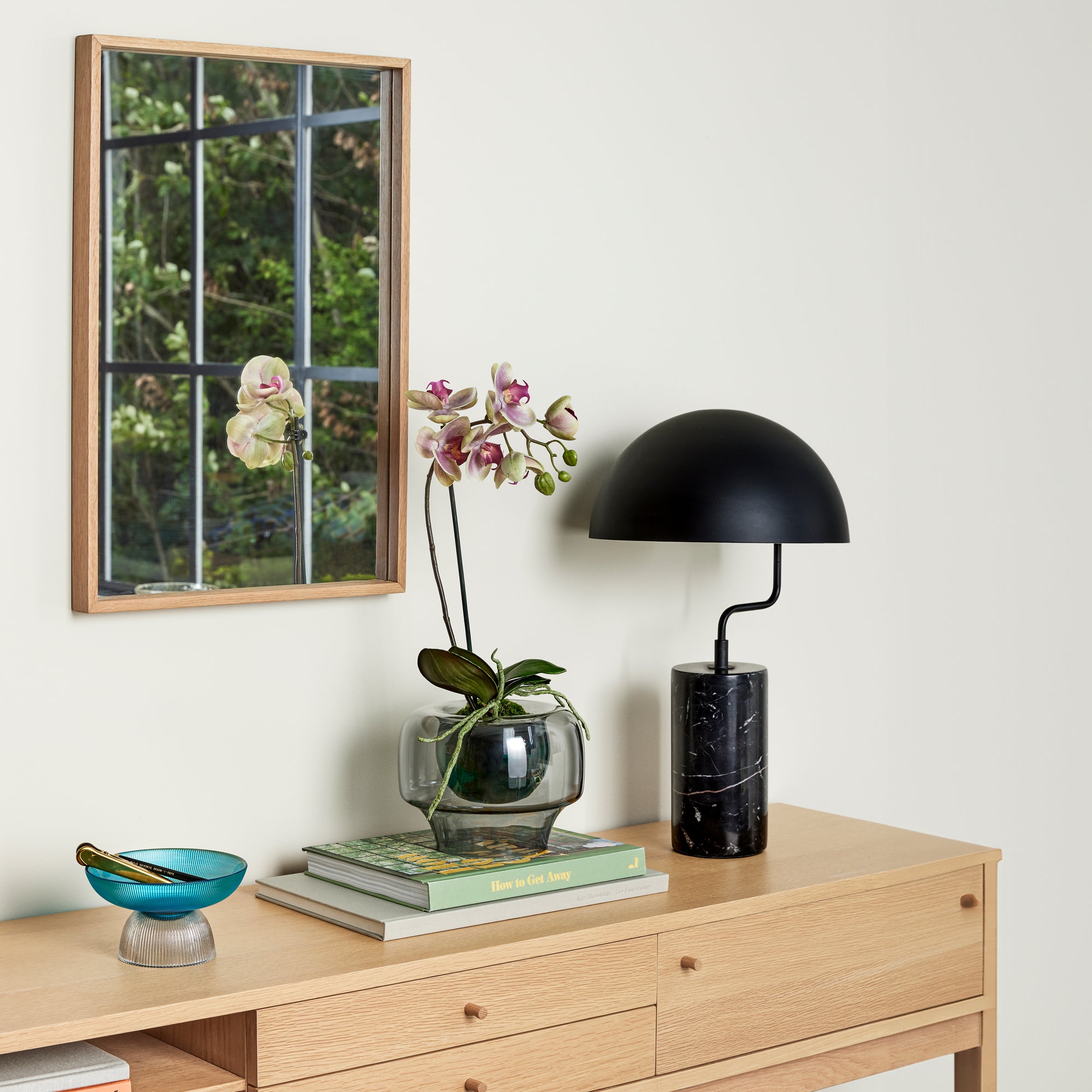Hübsch poise bordlampe sort