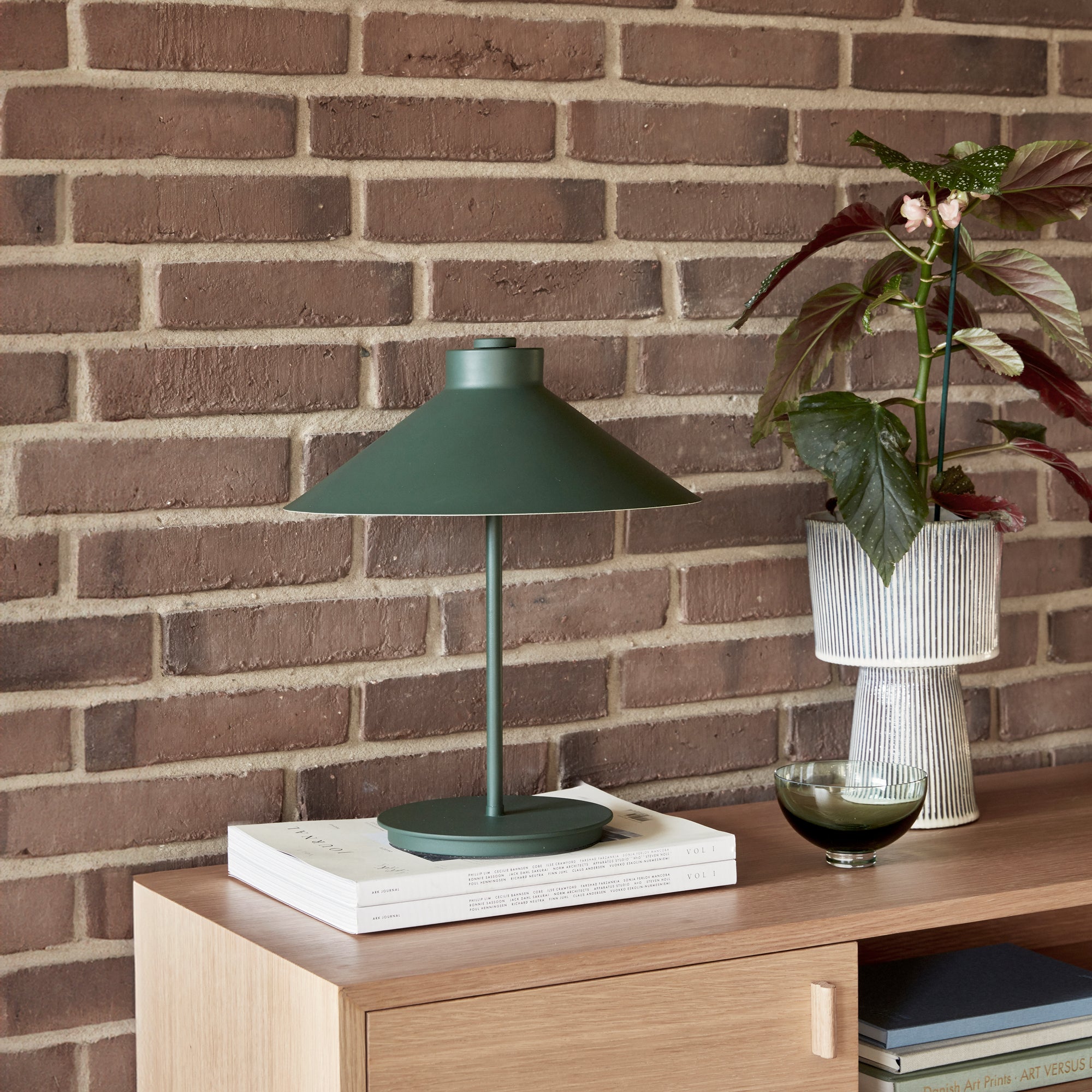 Hübsch shape bordlampe grøn