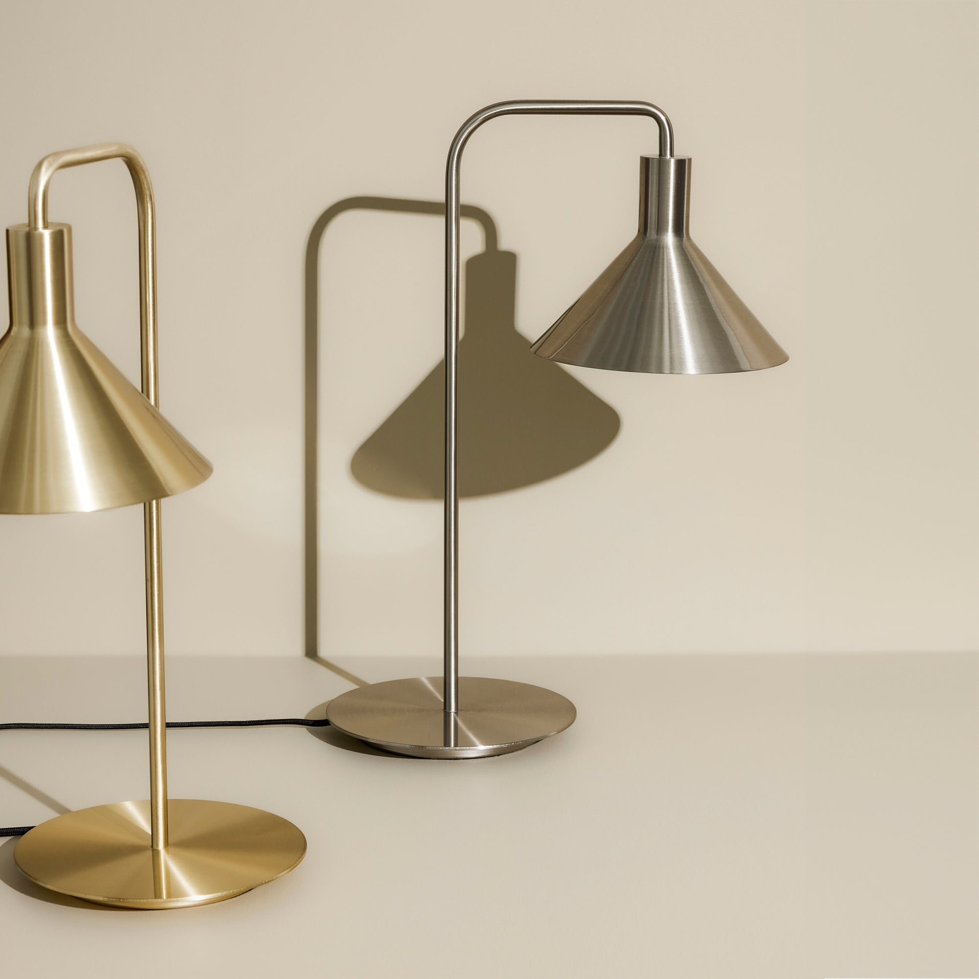 Hübsch solo bordlampe nikkel