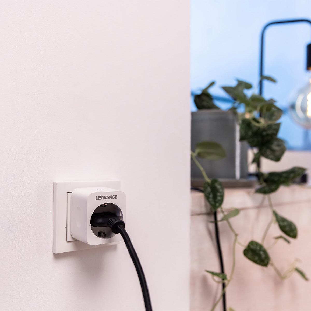 Ledvance Smart+ Plug 10A med energimåler WiFi