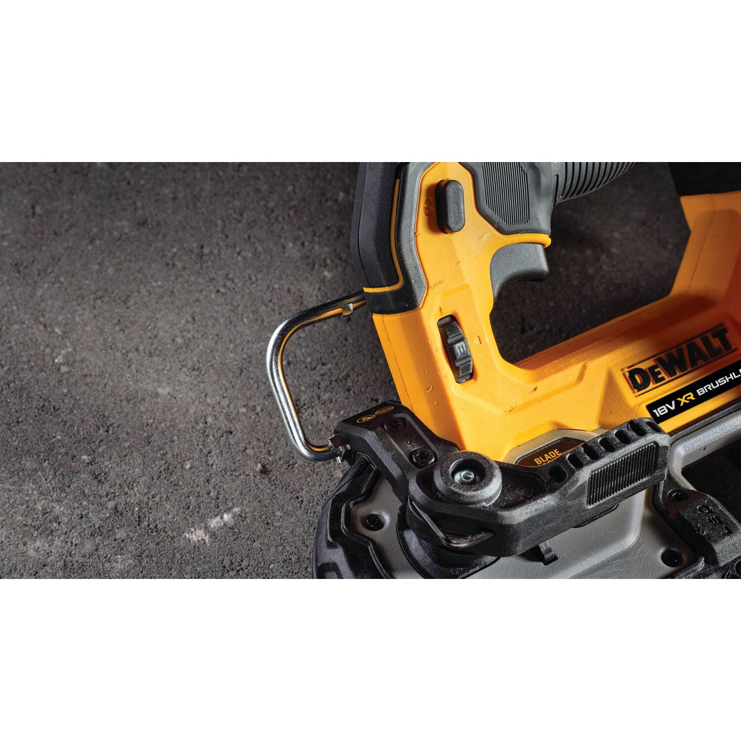 DEWALT 18V XR båndsav DCS377NT, kompakt