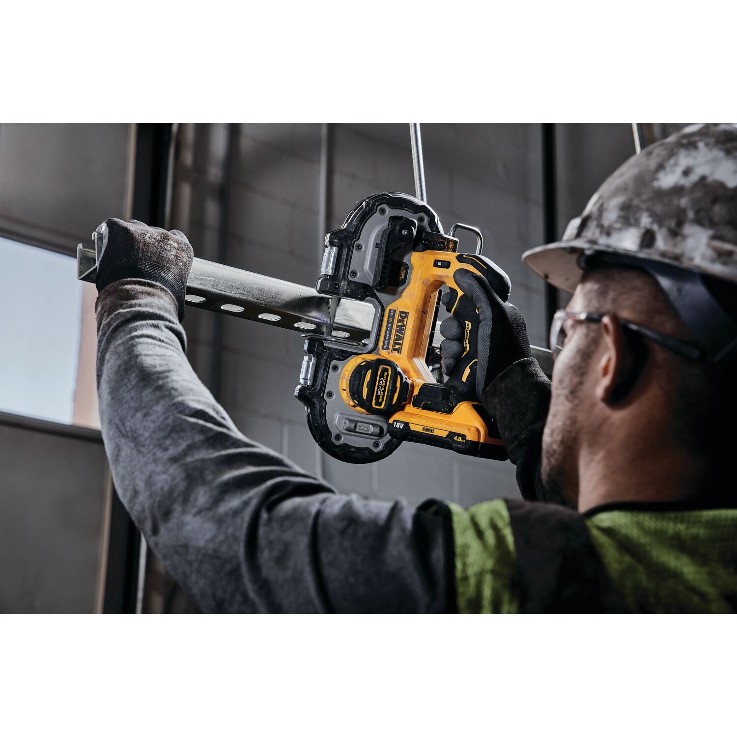 DEWALT 18V XR båndsav DCS377NT, kompakt