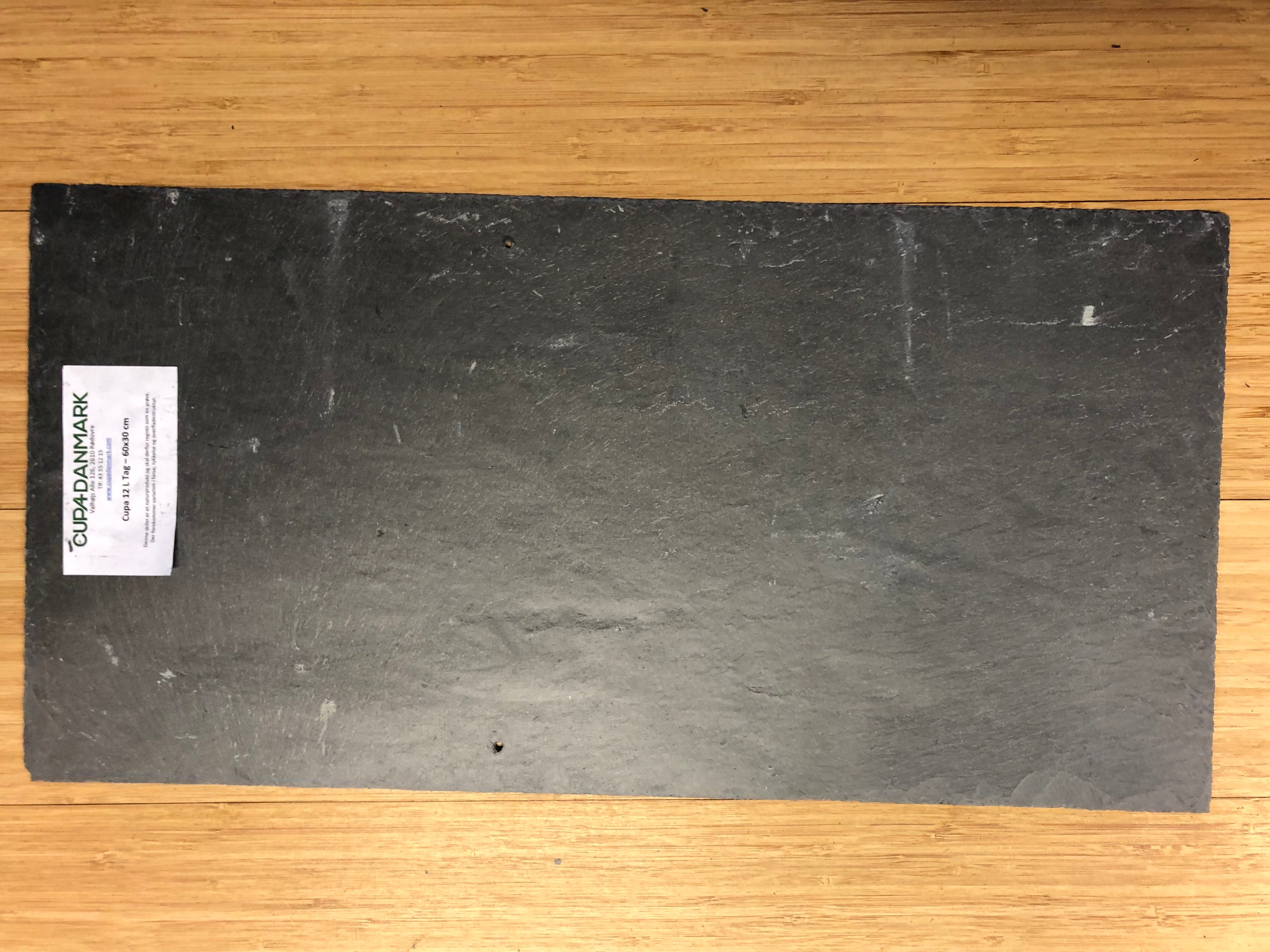 Naturskifer Cupa 12 60 x 30 cm med huller. Ca. 13 stk pr. m2.