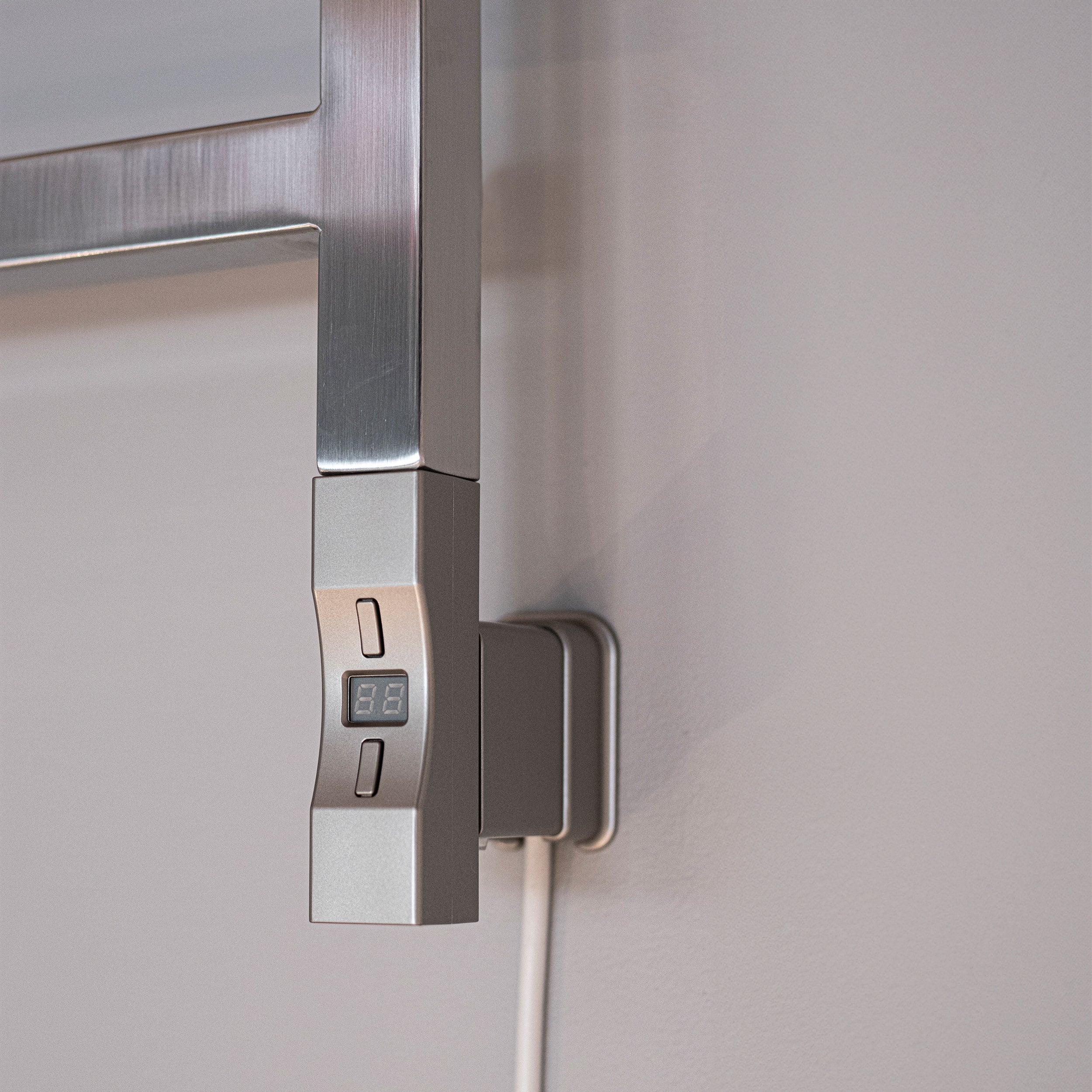 Nuvo 2 elvarmeelement, ½", 600W, firkantet profil, steel