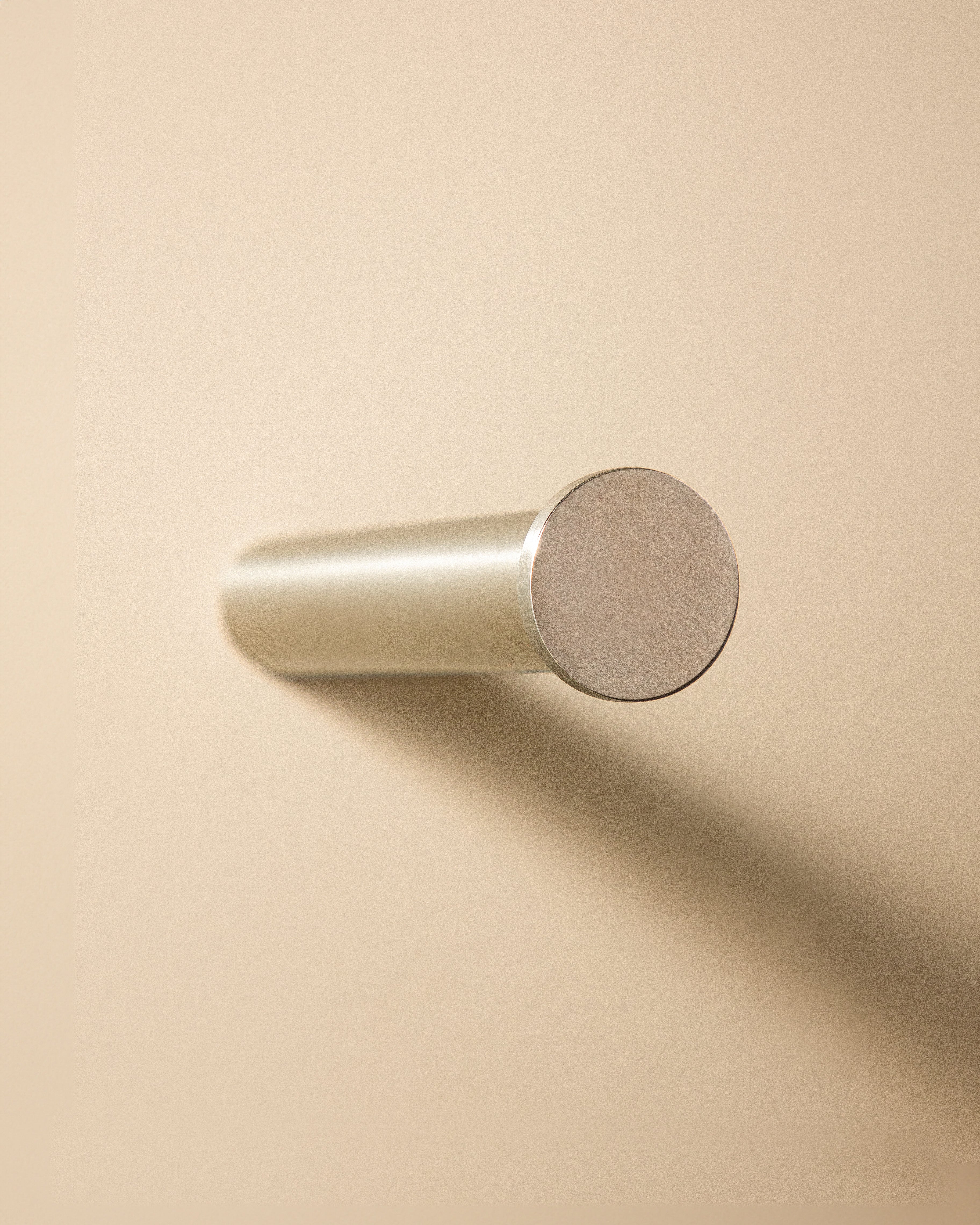 Cosmic Logic toiletpapirholder poleret rustfrit stål