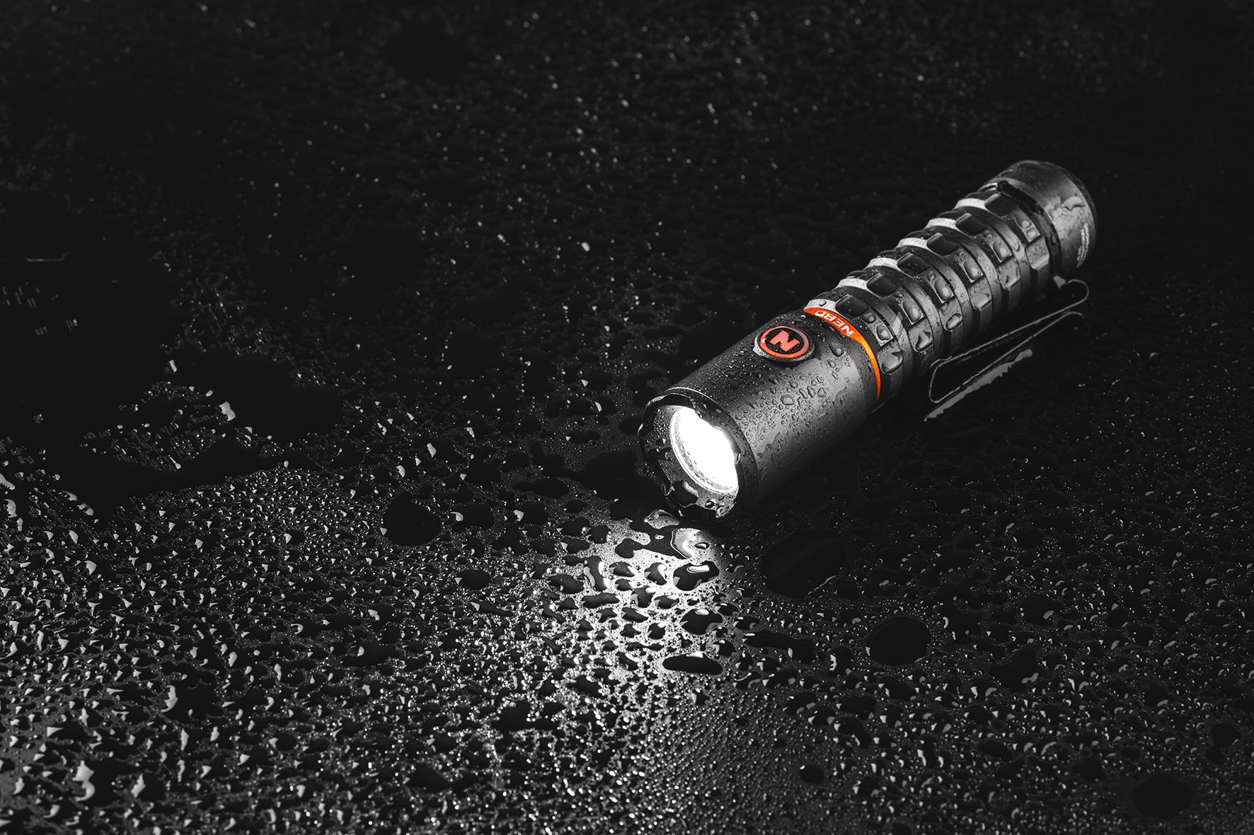 NEBO Torchy 2K genopladelig lygte, 2000 lumen, USB-C