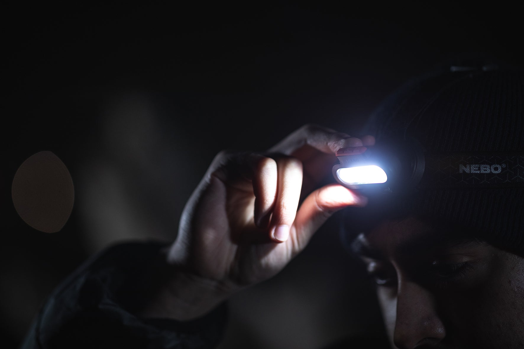 NEBO Einstein pandelampe hybrid, 1500 lumen