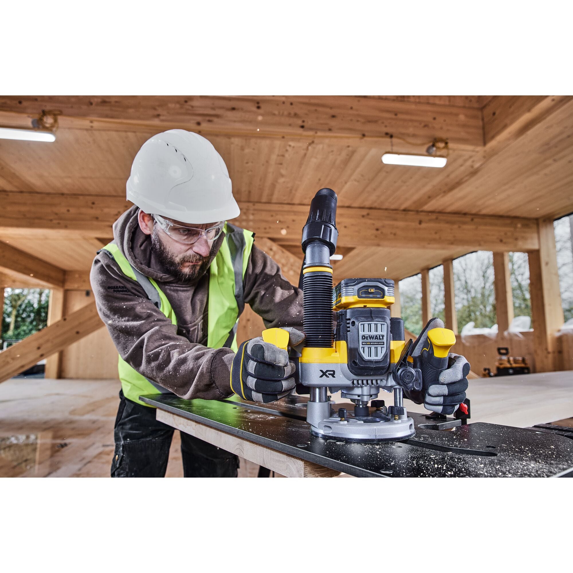 DEWALT 18V XR overfræser DCW620NT-XJ, 8 mm/12 mm