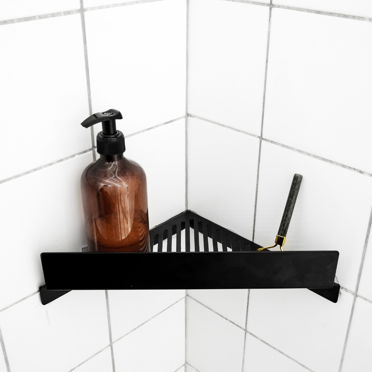 Bastant Design hjørne shampoohylde i mat sort