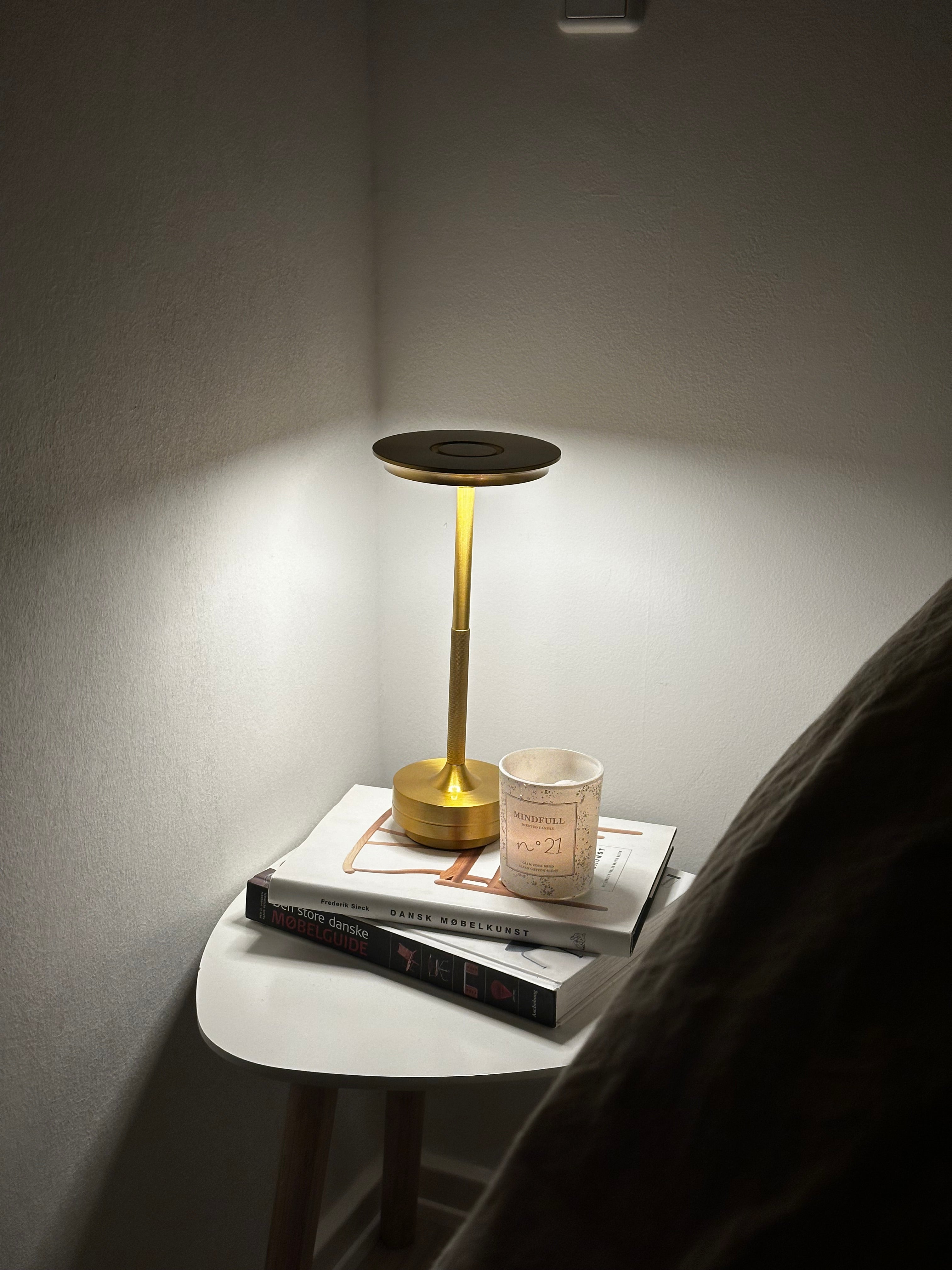 Nordic Light Skagen genopladelig LED lampe, guld